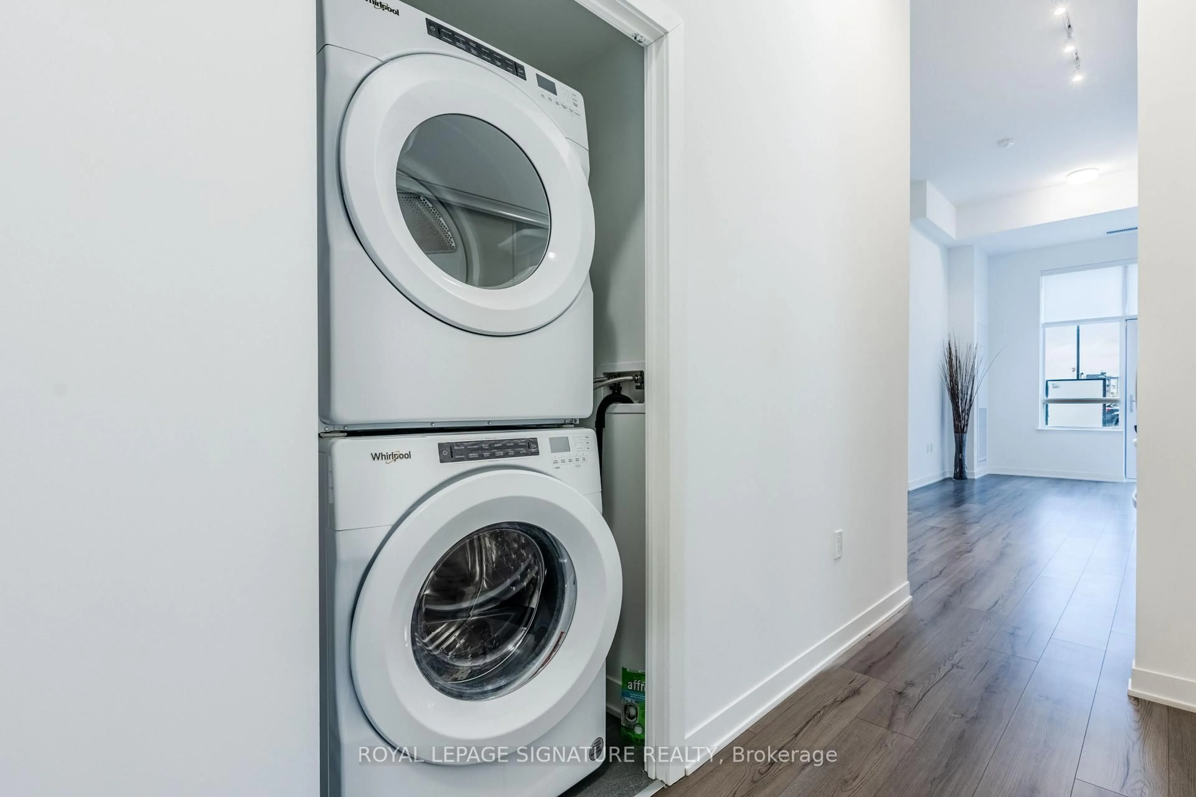 Laundry room for 395 Dundas St #132, Oakville Ontario L6M 5R8