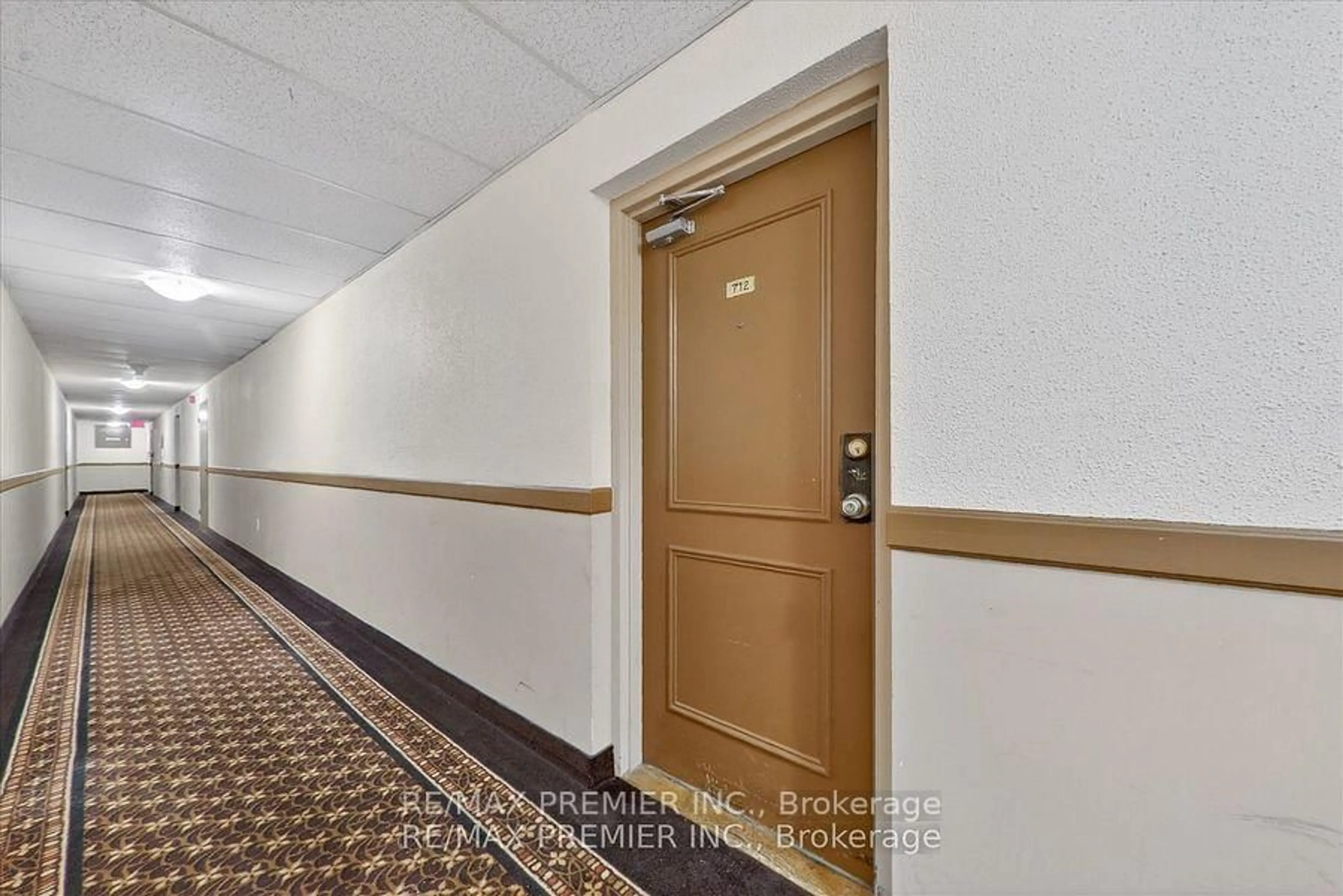 Indoor foyer for 3555 Derry Rd #712, Mississauga Ontario L4T 1B2