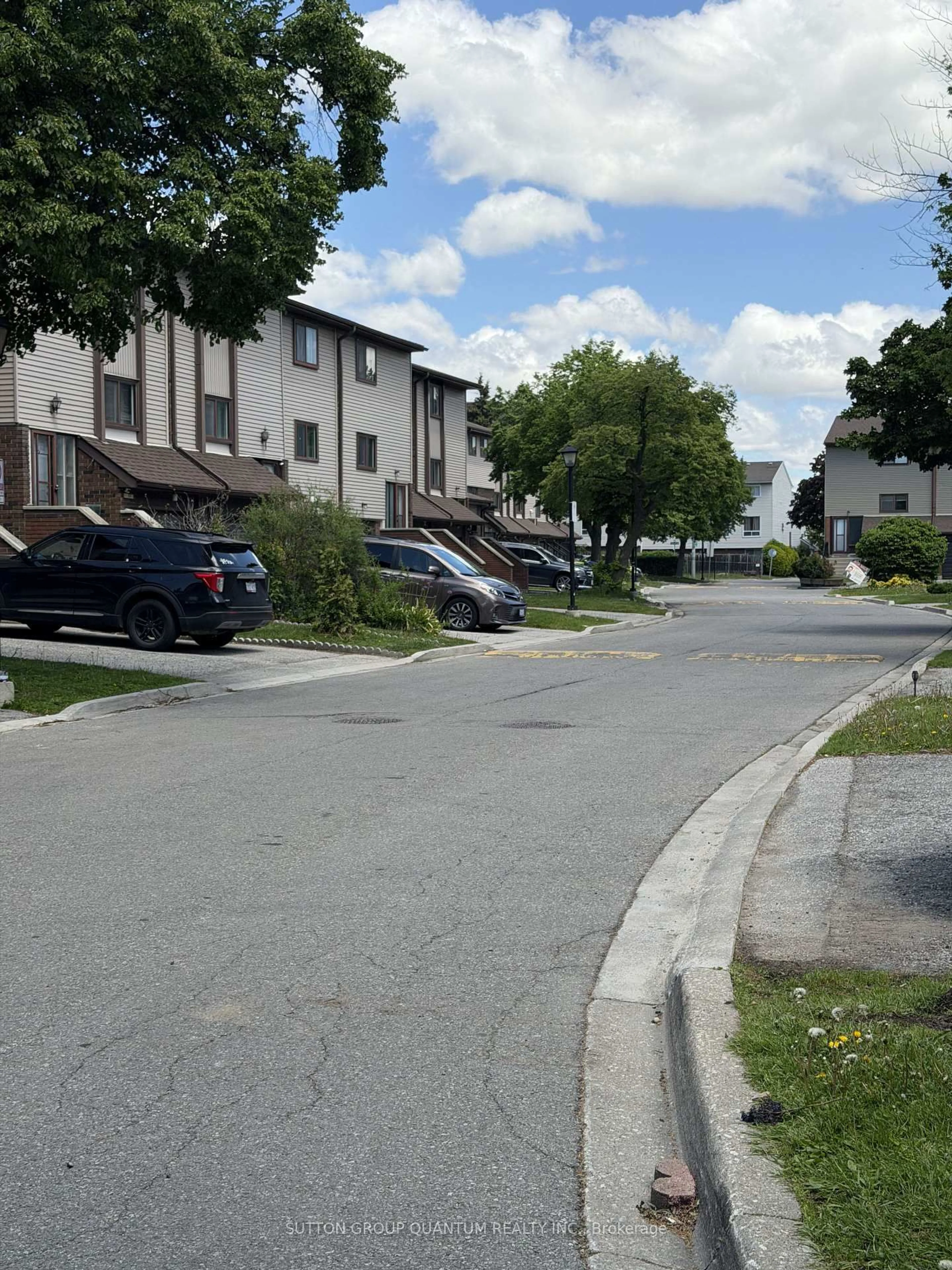 Unknown for 48 Carleton Pl, Brampton Ontario L6T 3Z4