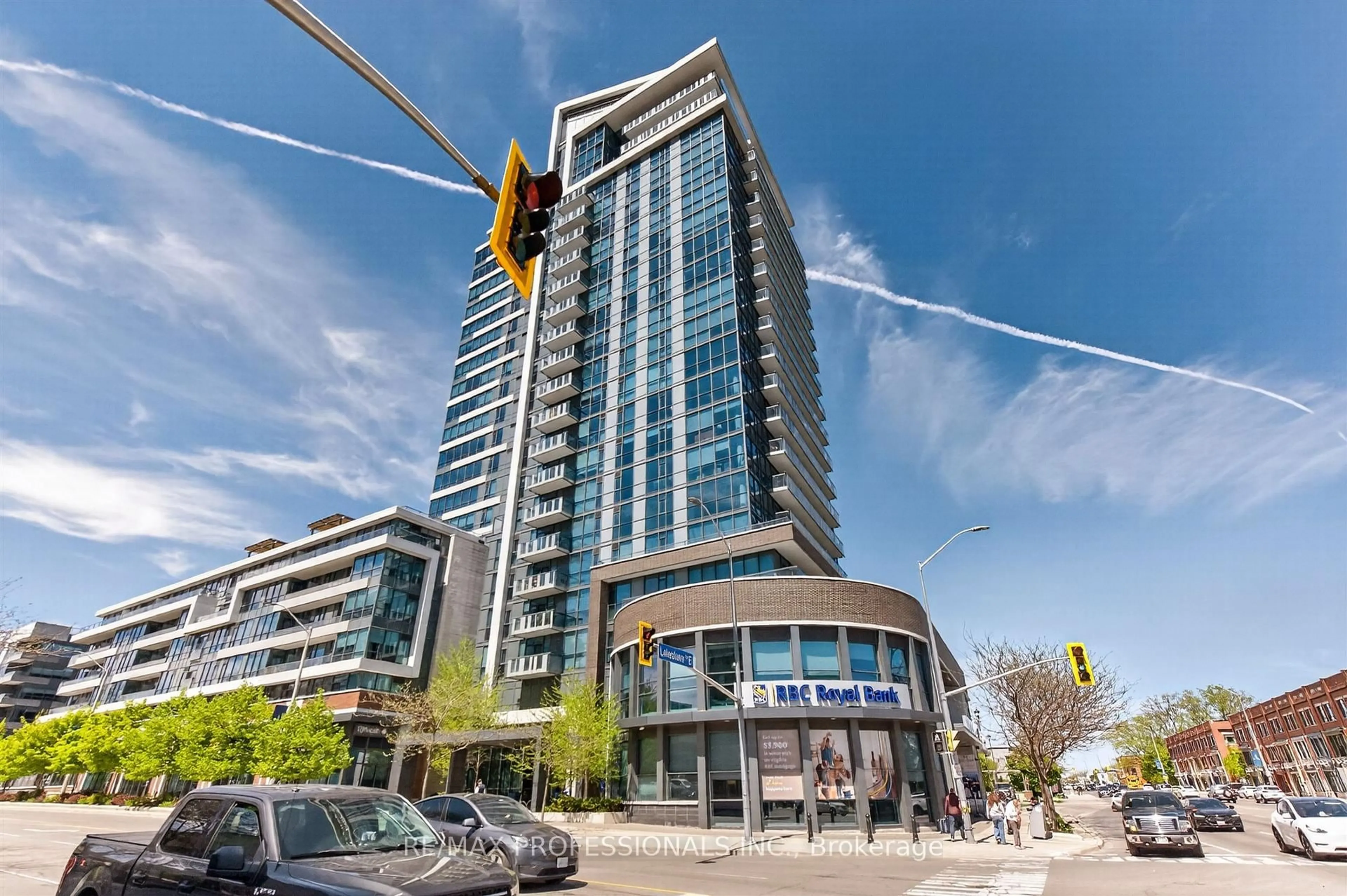 Indoor foyer for 1 Hurontario St #413, Mississauga Ontario L5G 0A3