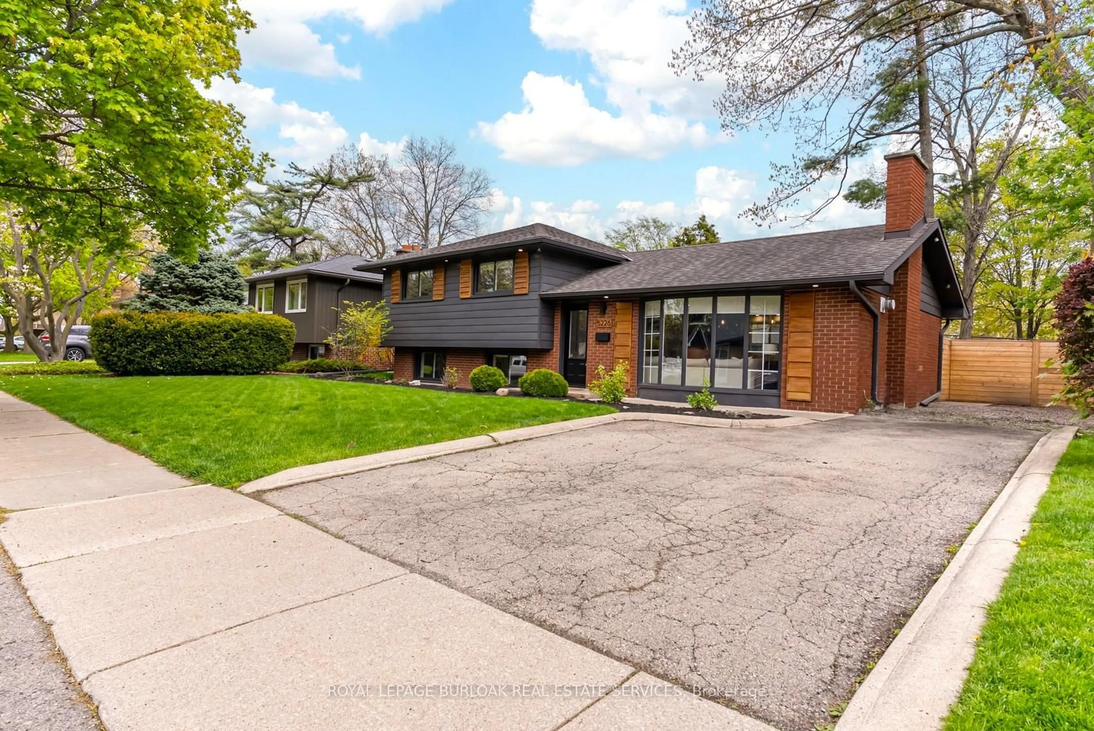 Home with brick exterior material, street for 5226 Spruce Ave, Burlington Ontario L7L 1N1