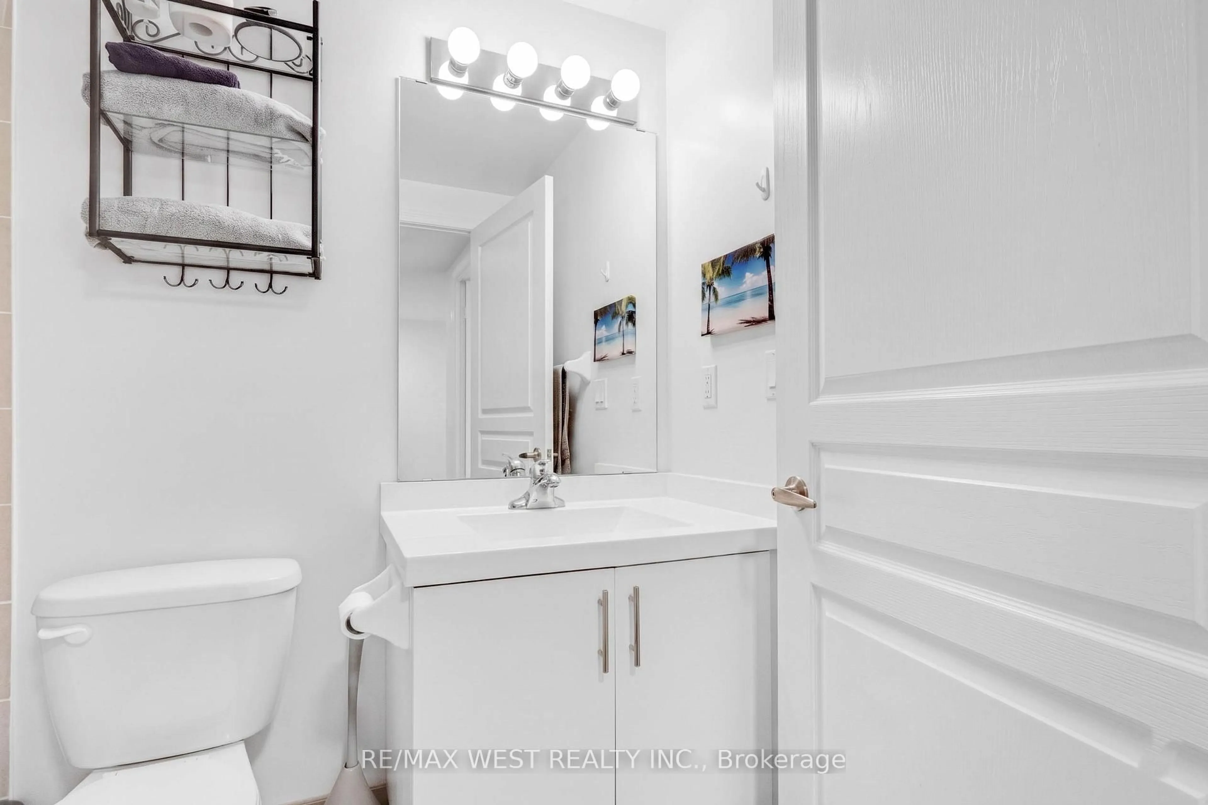 Standard bathroom, ceramic/tile floor for 2240 Lake Shore Blvd #505, Toronto Ontario M8V 0B1
