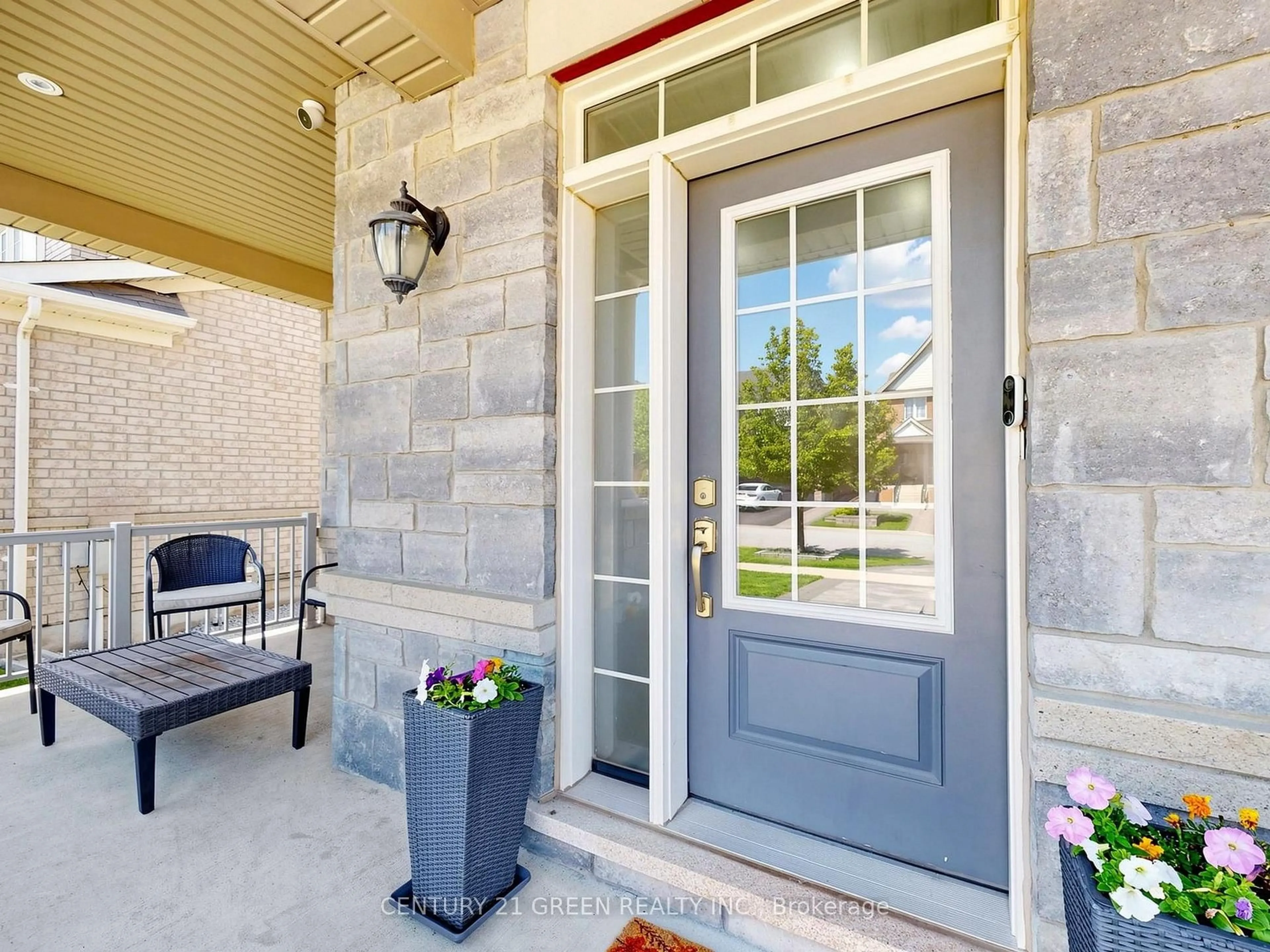 Indoor entryway for 35 Twin Falls Rd, Brampton Ontario L6Y 0V3