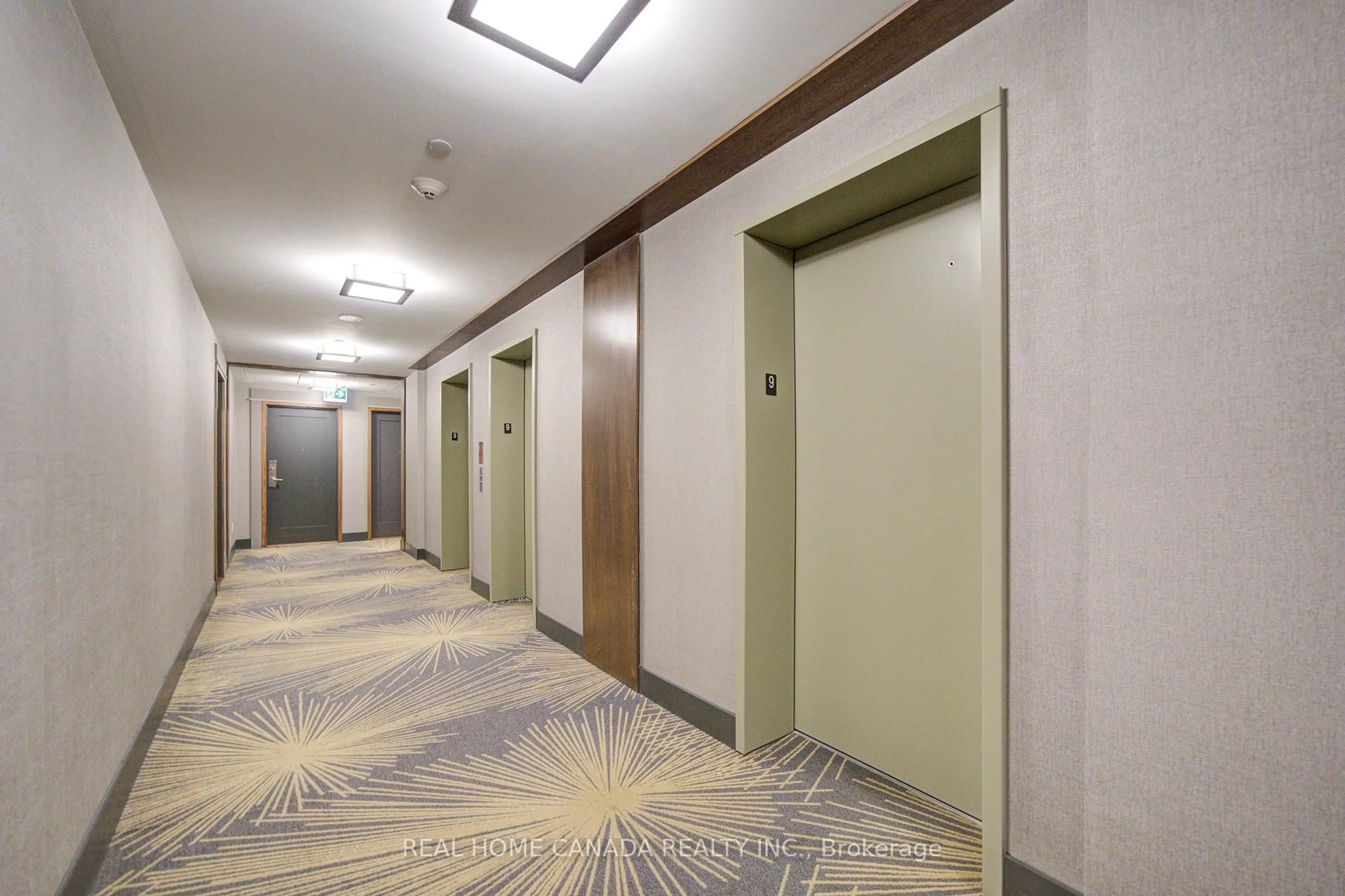 Indoor foyer for 5033 four spring Ave #916, Mississauga Ontario L5R 0G6