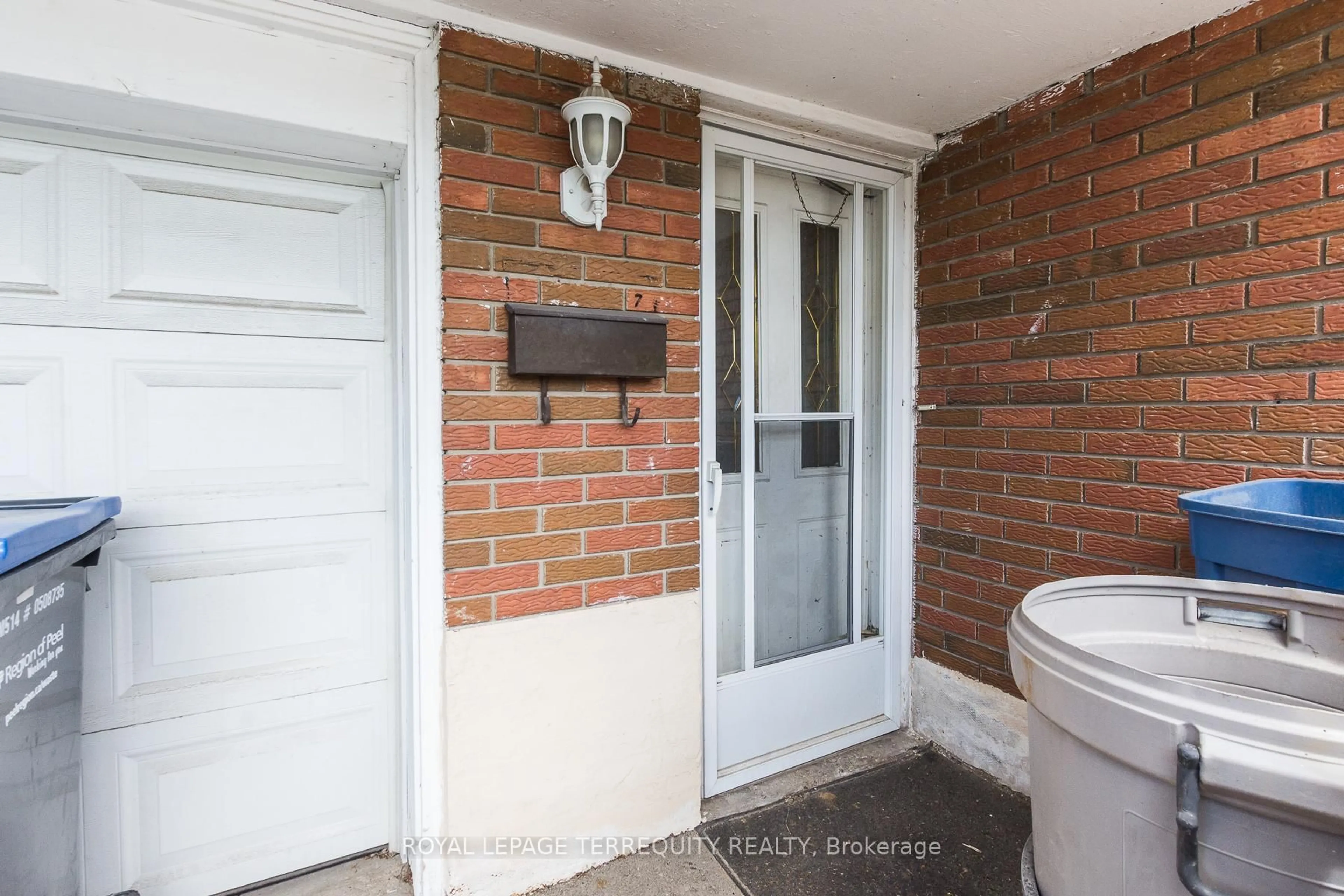 Unknown for 783 Annamore Rd, Mississauga Ontario L4Y 2V6