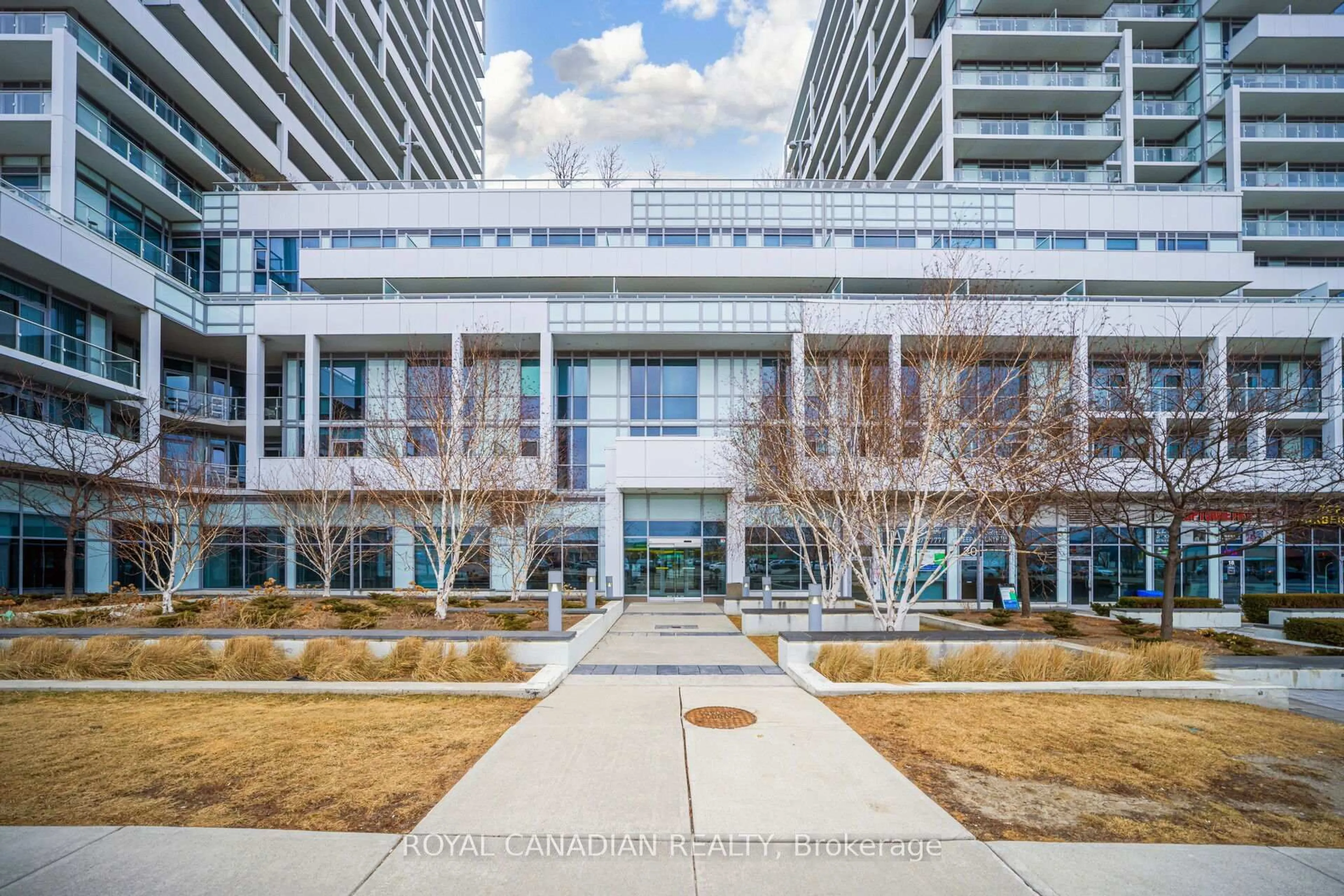 Indoor foyer for 55 Speers Rd #308, Oakville Ontario L6K 0H9