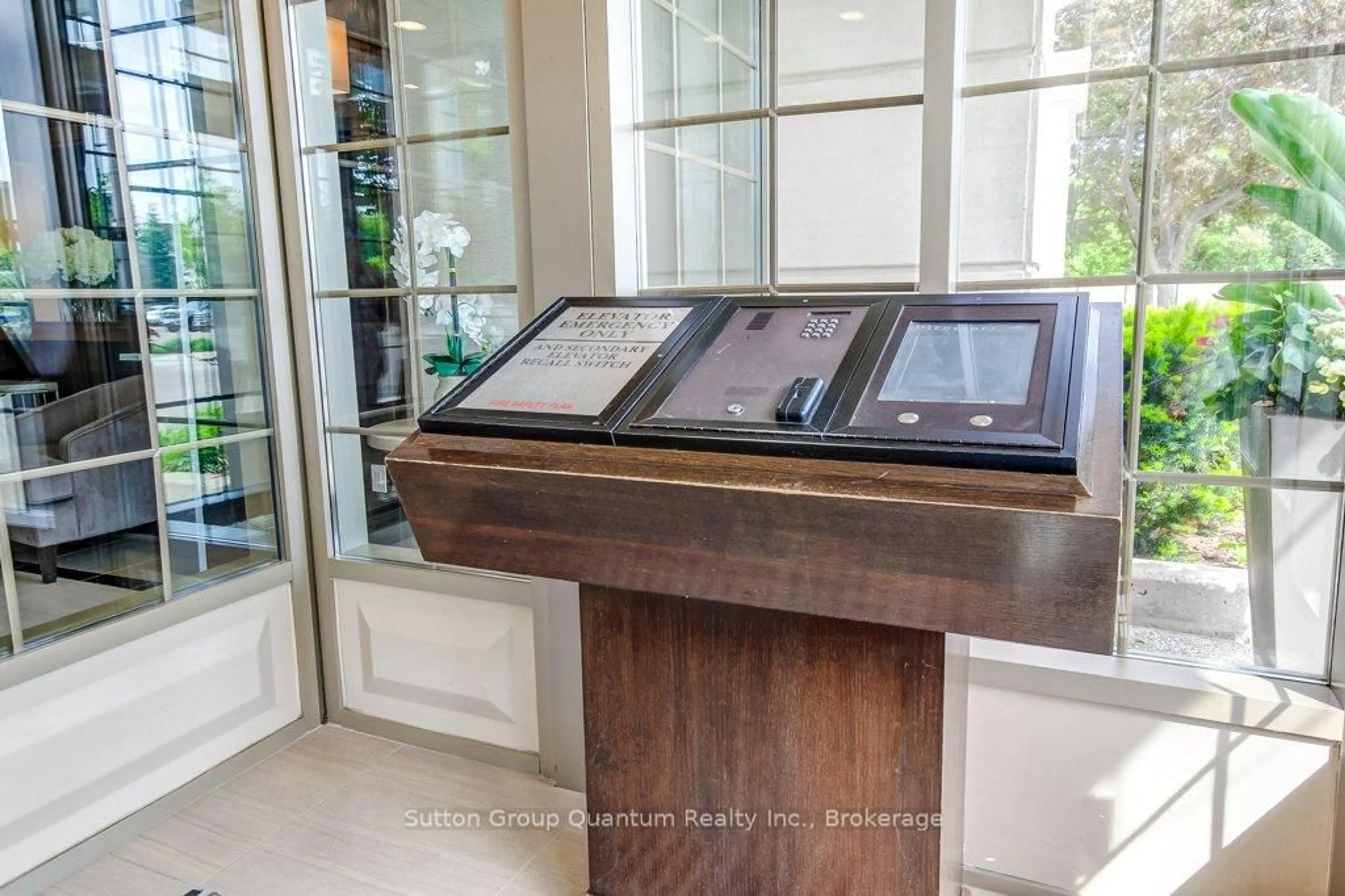 Indoor foyer for 2365 Central Park Dr #203, Oakville Ontario L6H 0C7