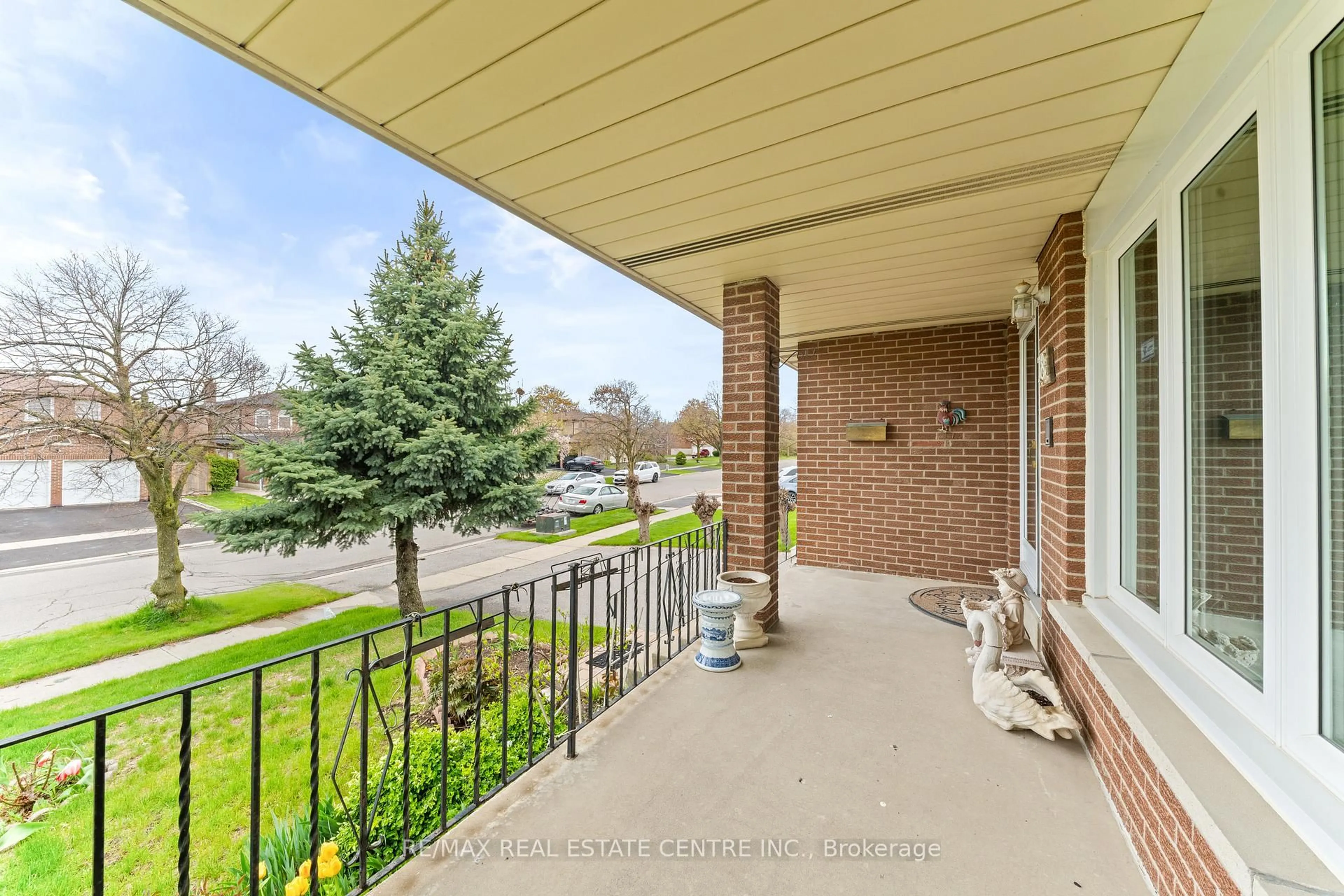 Patio, unknown for 78 Panorama Cres, Brampton Ontario L6S 3T9