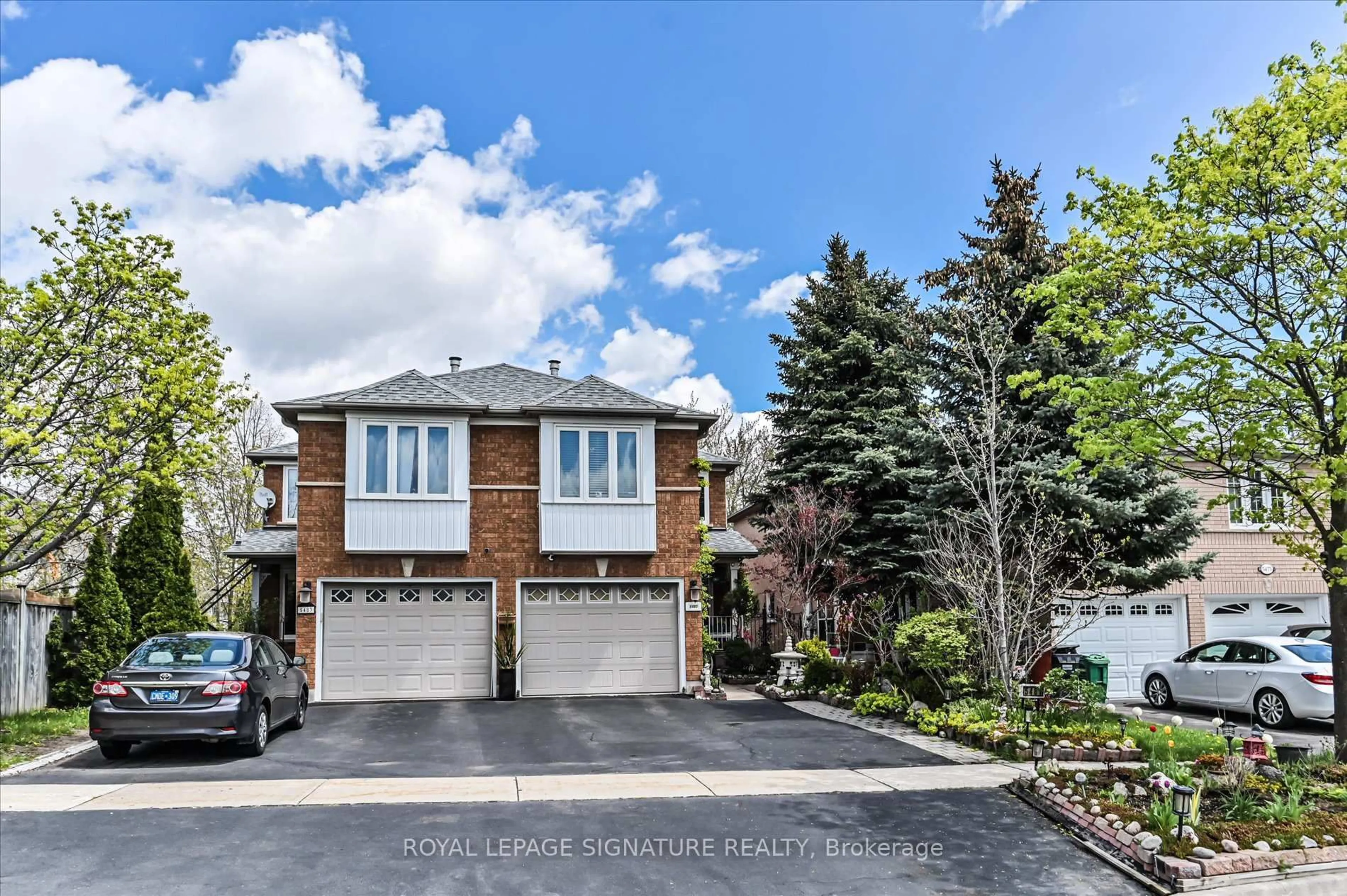 Home with brick exterior material, street for 5481 Palmerston Cres, Mississauga Ontario L5M 5Z8