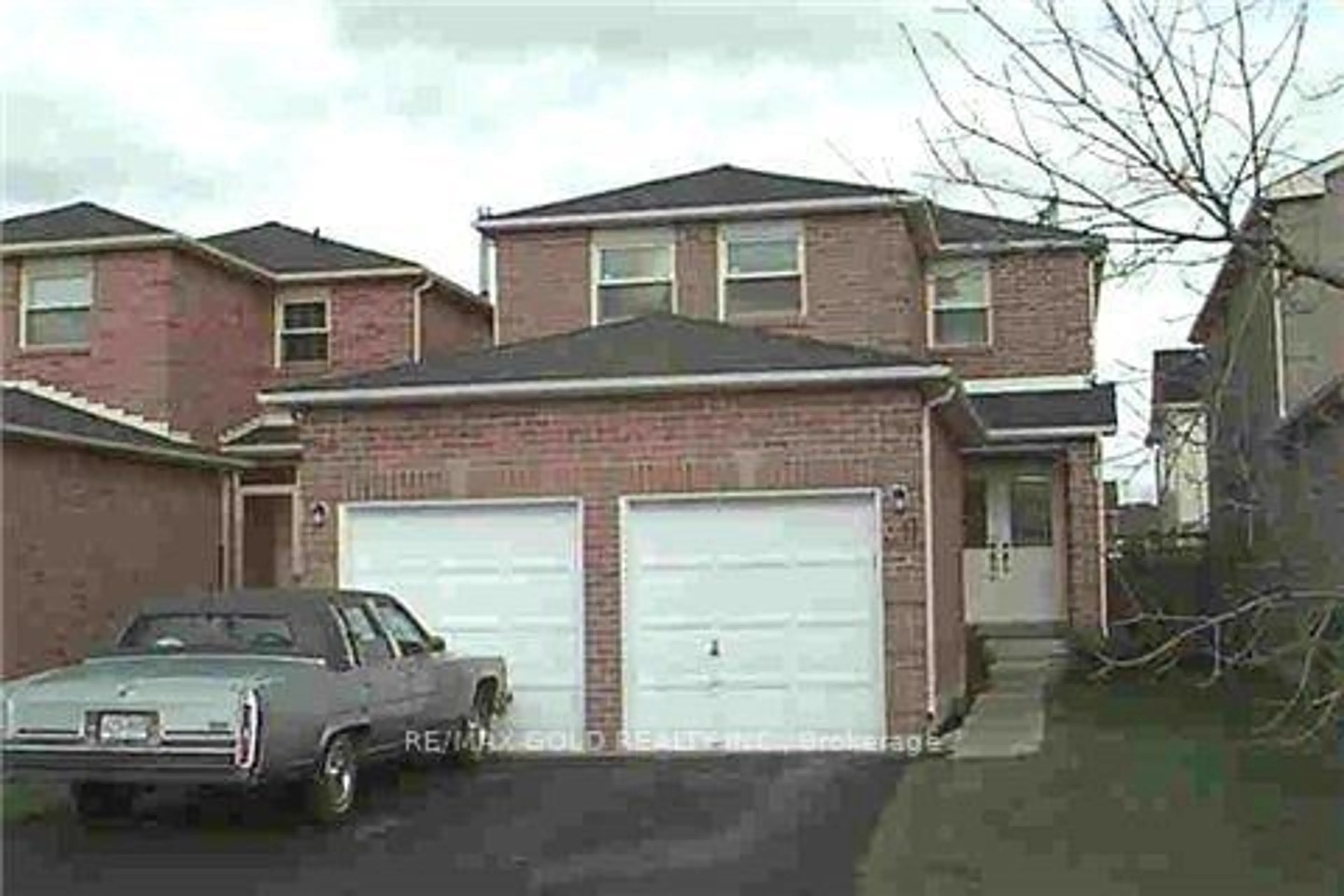Home with brick exterior material, street for 60 Redpoll Crt, Brampton Ontario L6Y 4A8