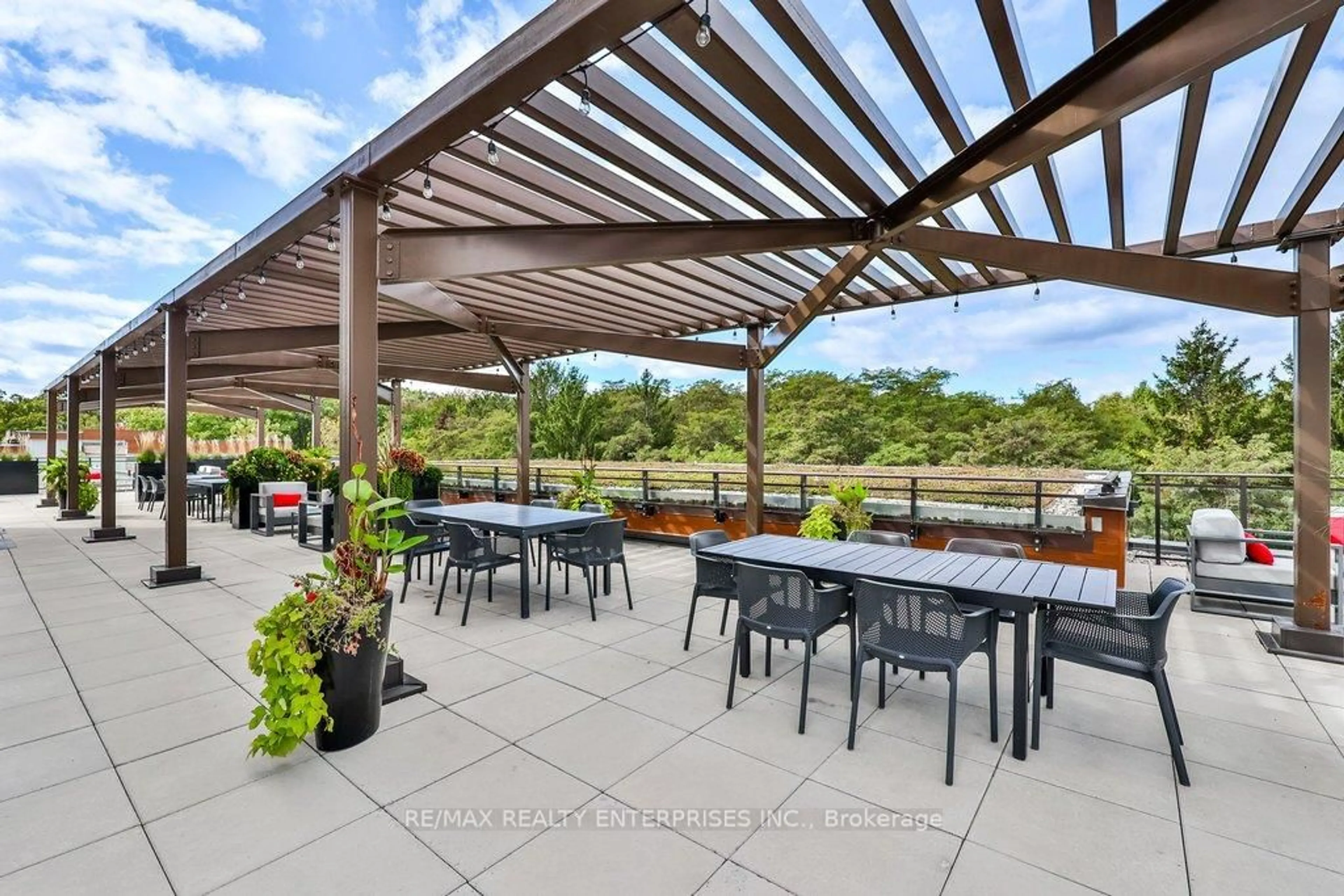 Patio, unknown for 1575 Lakeshore Rd #222, Mississauga Ontario L5J 0B1