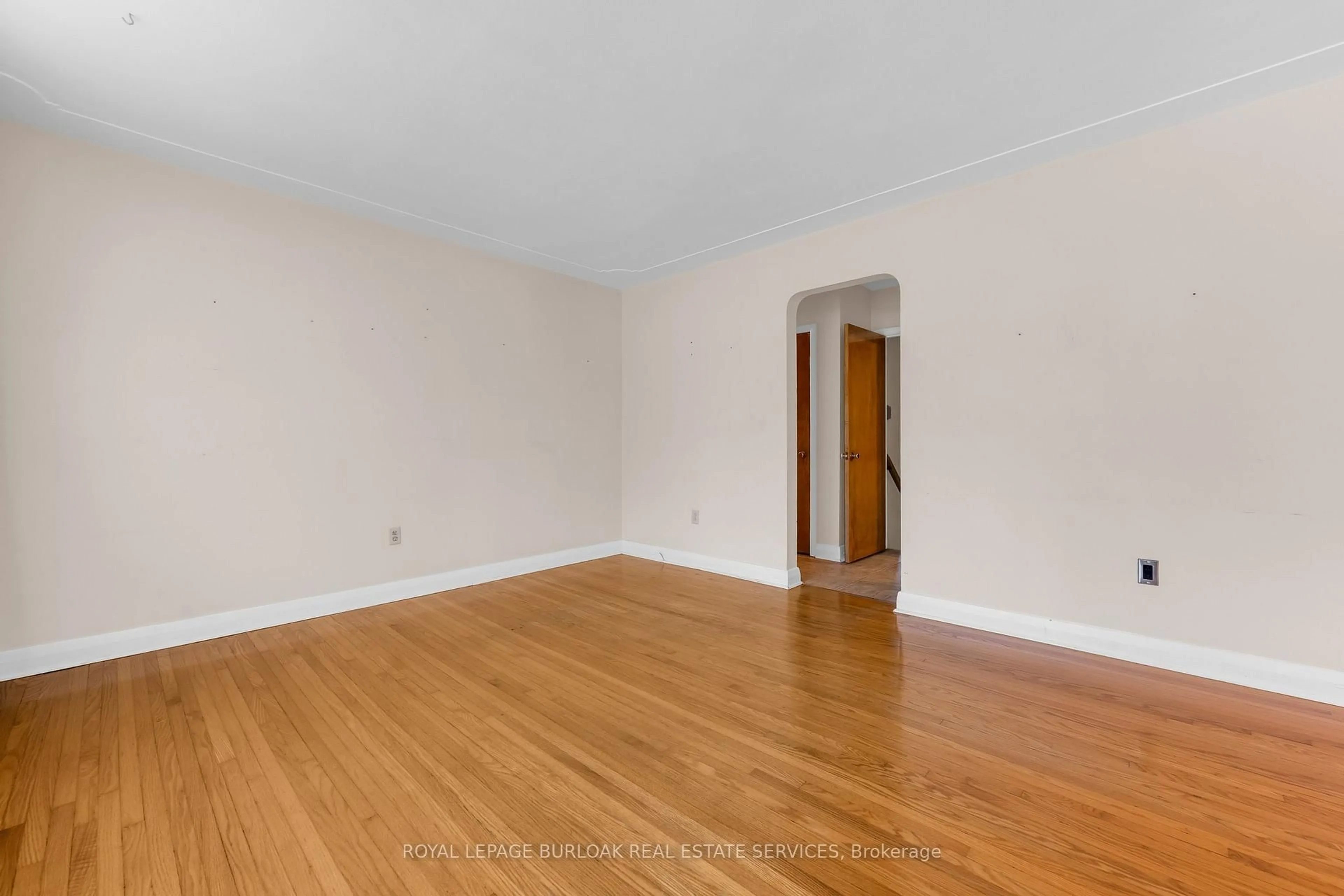A pic of a room for 234-236 Pine Cove Rd, Burlington Ontario L7N 1W2