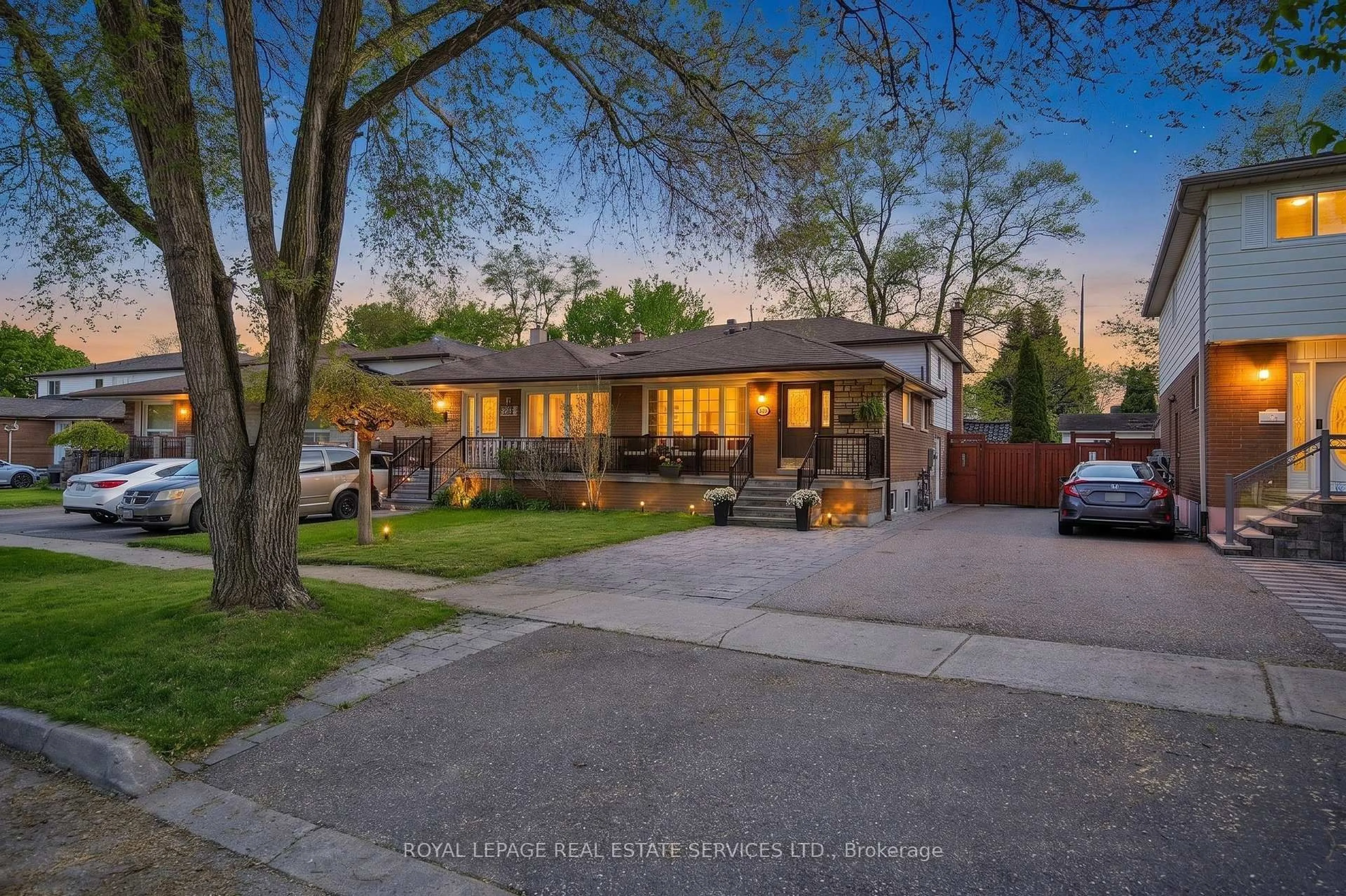 Unknown for 2362 Gareth Rd, Mississauga Ontario L5B 1Z5