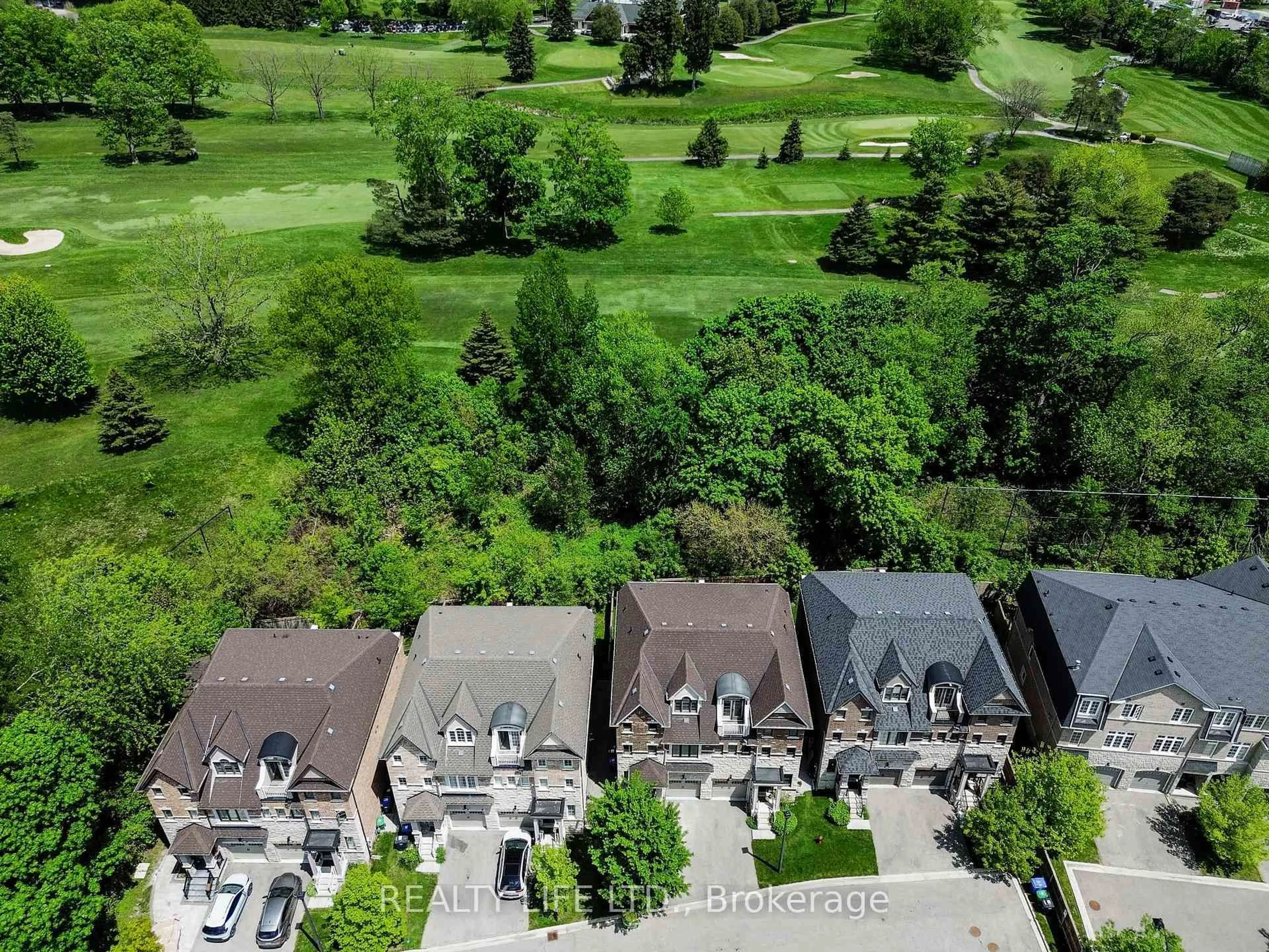 A pic from outside/outdoor area/front of a property/back of a property/a pic from drone, street for 1209 Owls Head Rd, Mississauga Ontario L5E 0A6