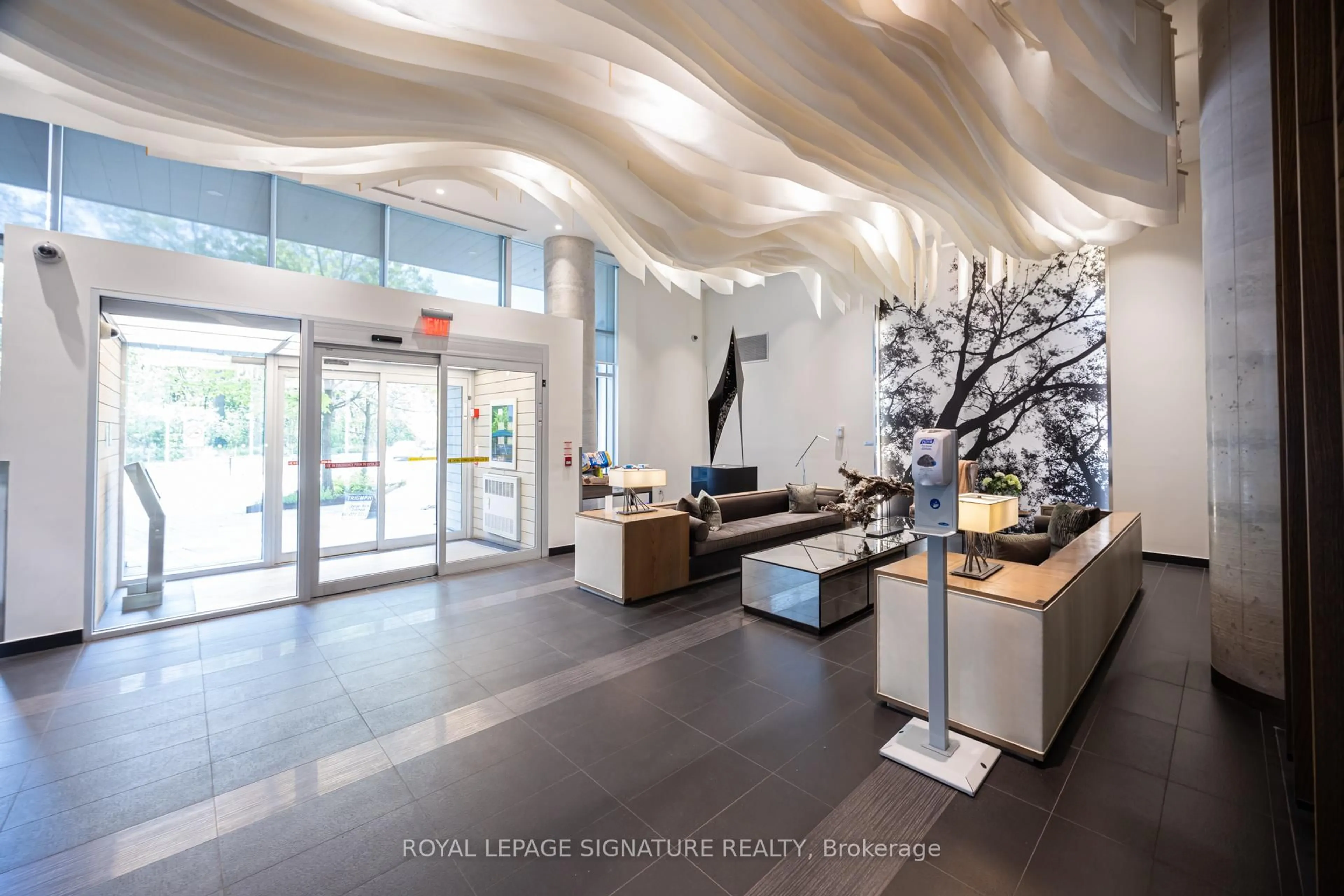 Lobby for 1830 Bloor St #920, Toronto Ontario M6P 0A2