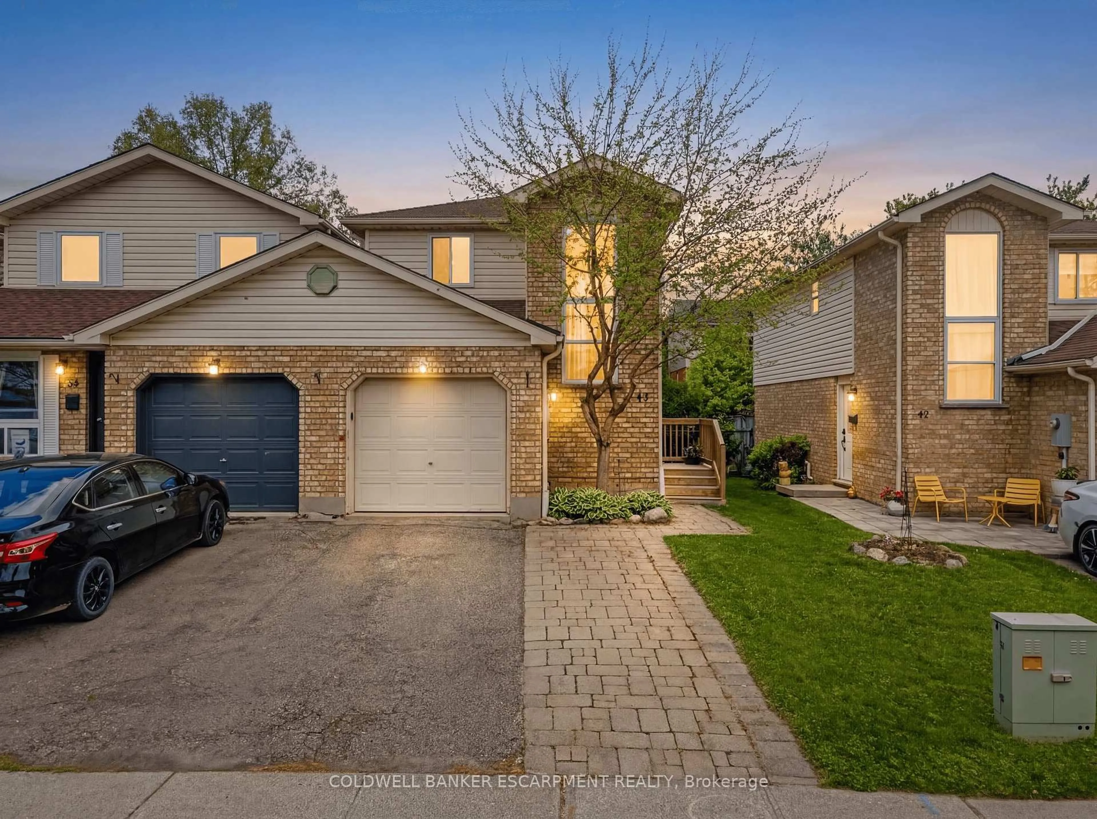 Home with brick exterior material, street for 40 Danville Ave, Halton Hills Ontario L7J 2W5