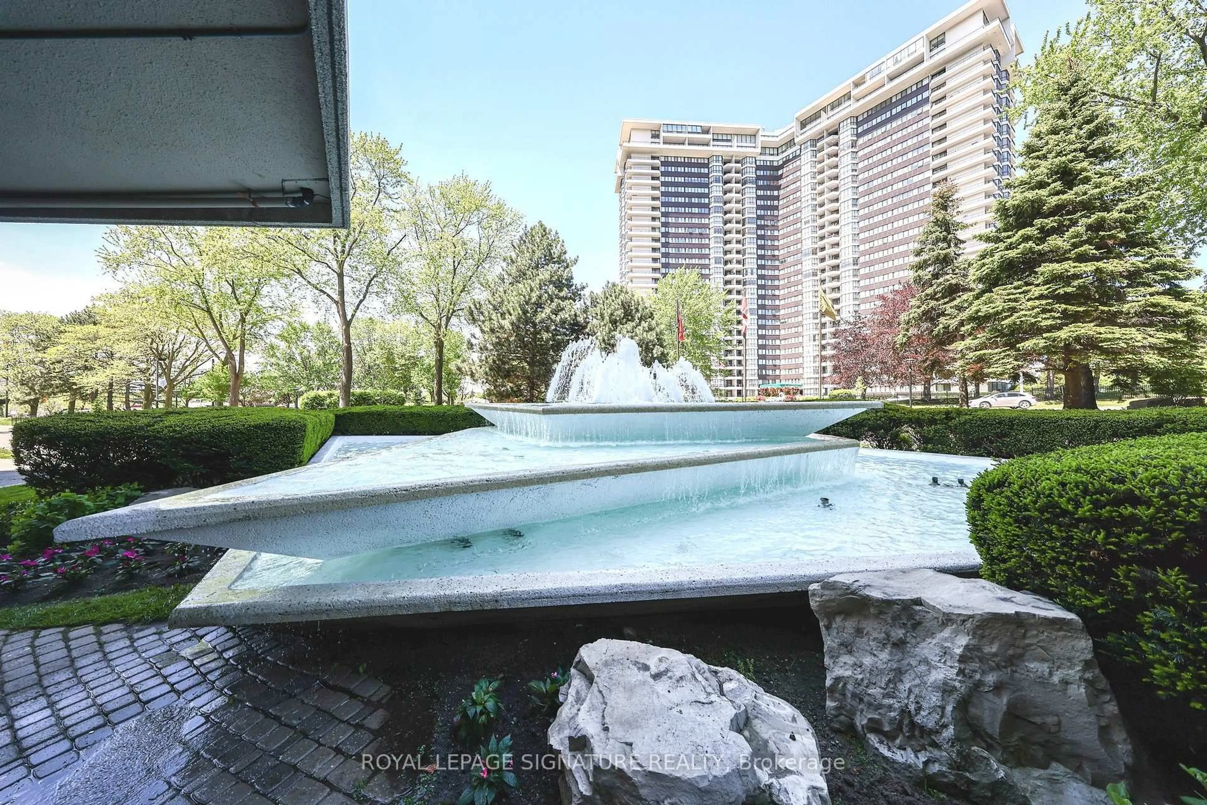 Pool for 1300 Bloor St #803, Mississauga Ontario L4Y 3Z2