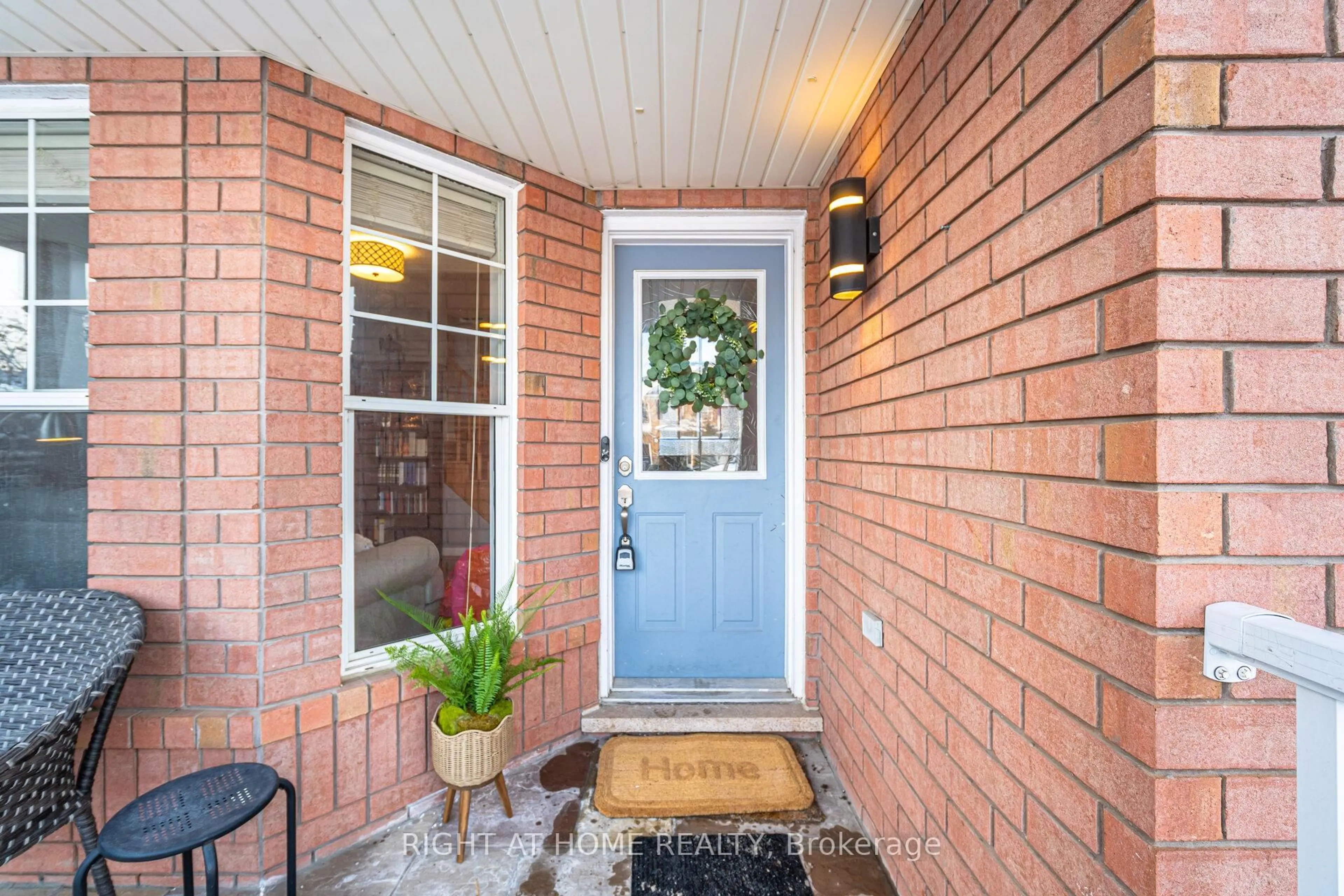 Indoor entryway for 1457 Clark Blvd, Milton Ontario L9T 6M5