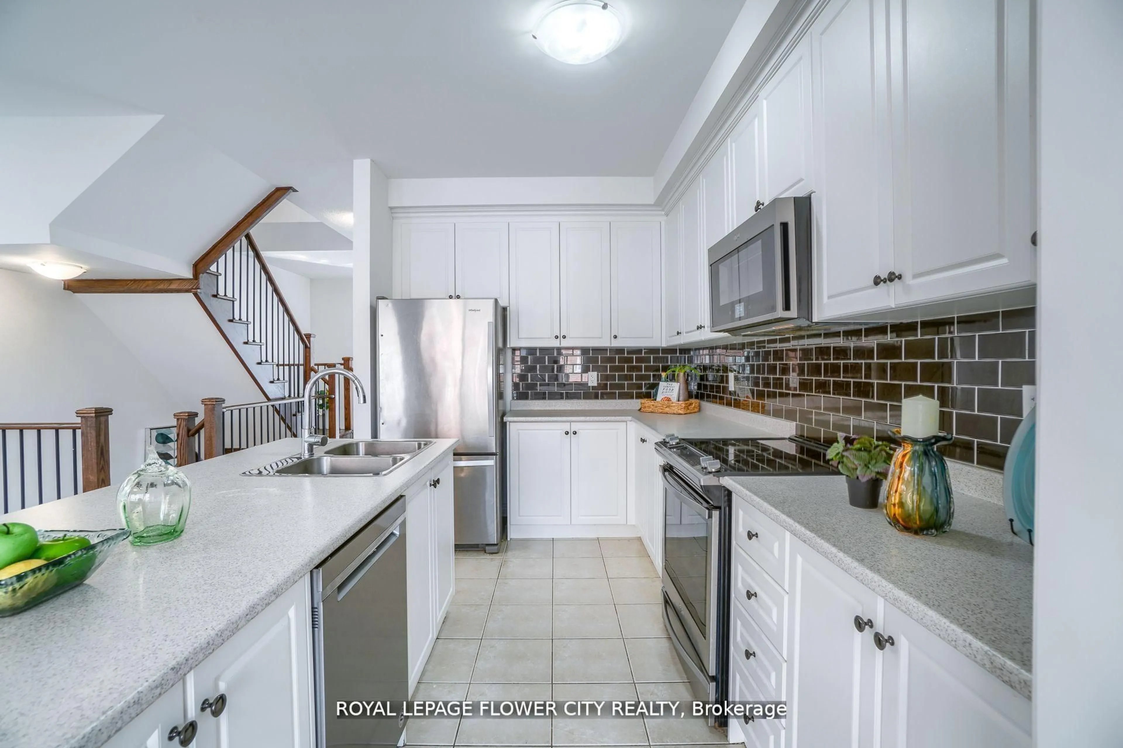 Open concept kitchen, ceramic/tile floor for 14 Faye St, Brampton Ontario L6P 4M9