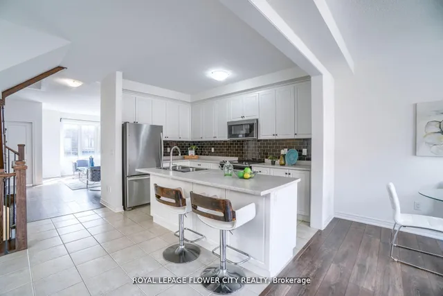 14 Faye St, Brampton 5
