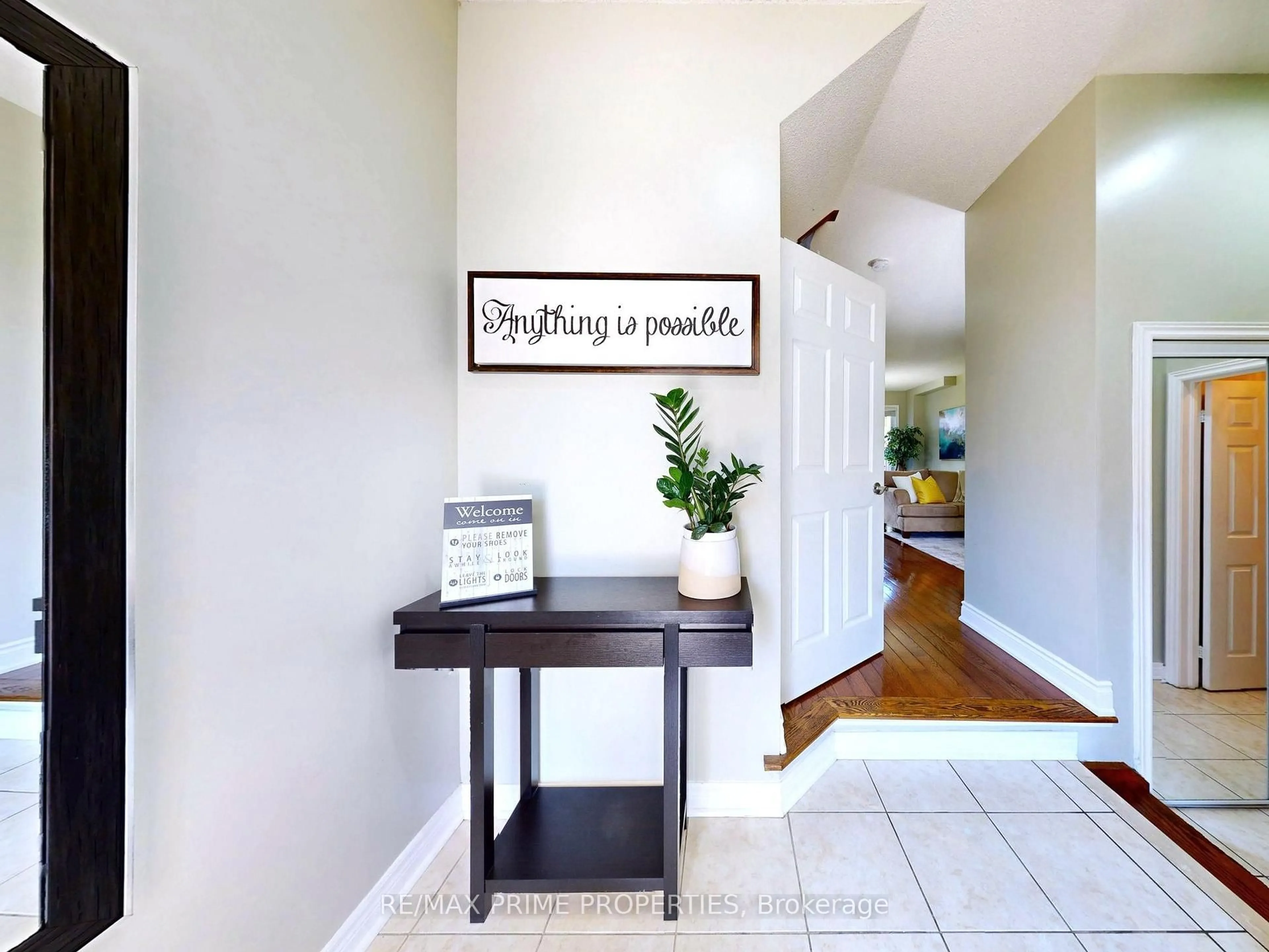 Indoor entryway for 68 Harbourtown Cres, Brampton Ontario L6V 4P5