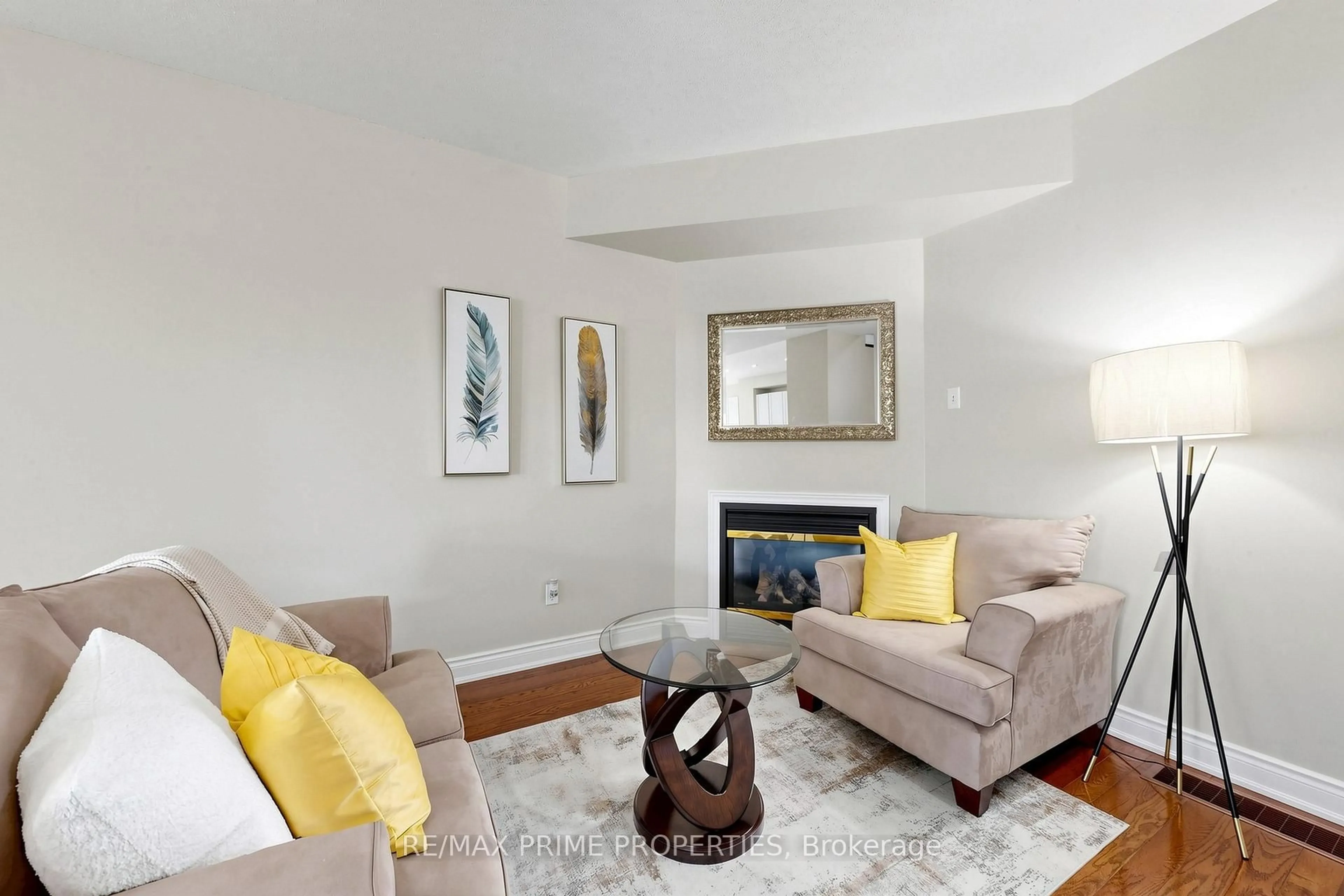 Living room with furniture, unknown for 68 Harbourtown Cres, Brampton Ontario L6V 4P5
