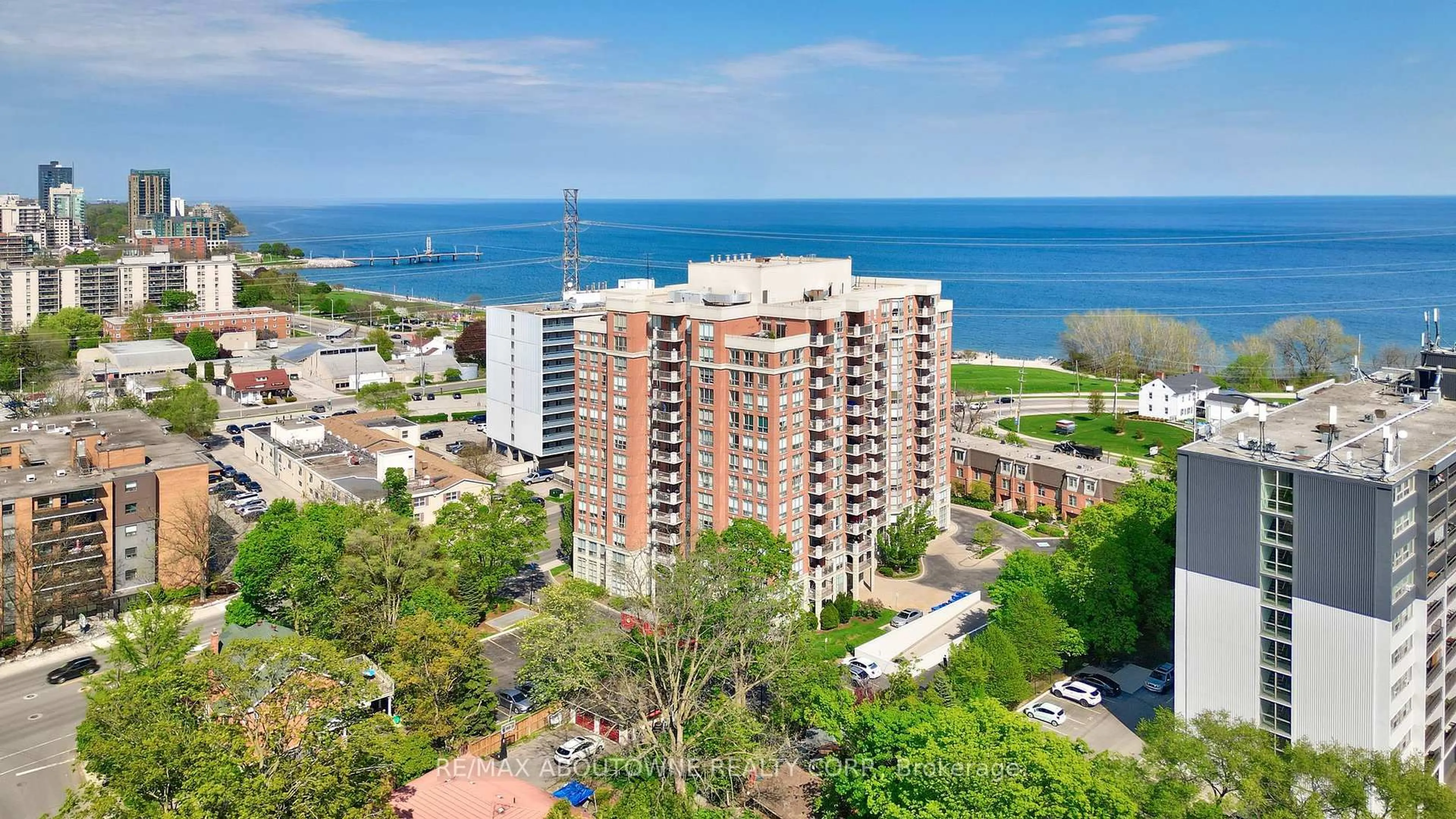 A pic from outside/outdoor area/front of a property/back of a property/a pic from drone, city buildings view from balcony for 442 Maple Ave. Ave #606, Burlington Ontario L7S 2L7