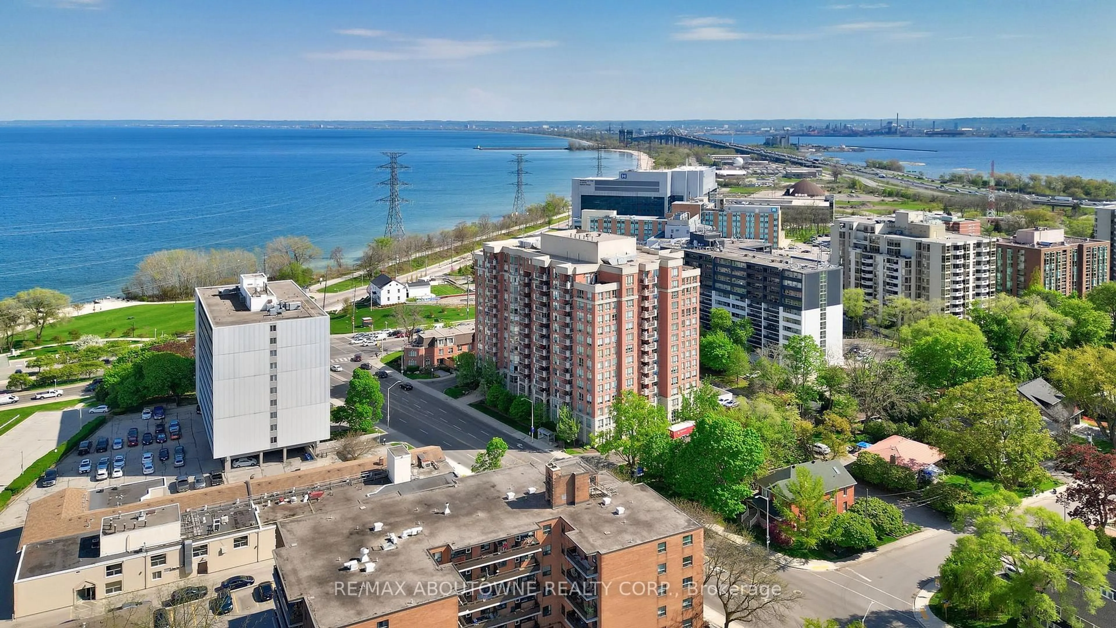 A pic from outside/outdoor area/front of a property/back of a property/a pic from drone, city buildings view from balcony for 442 Maple Ave. Ave #606, Burlington Ontario L7S 2L7