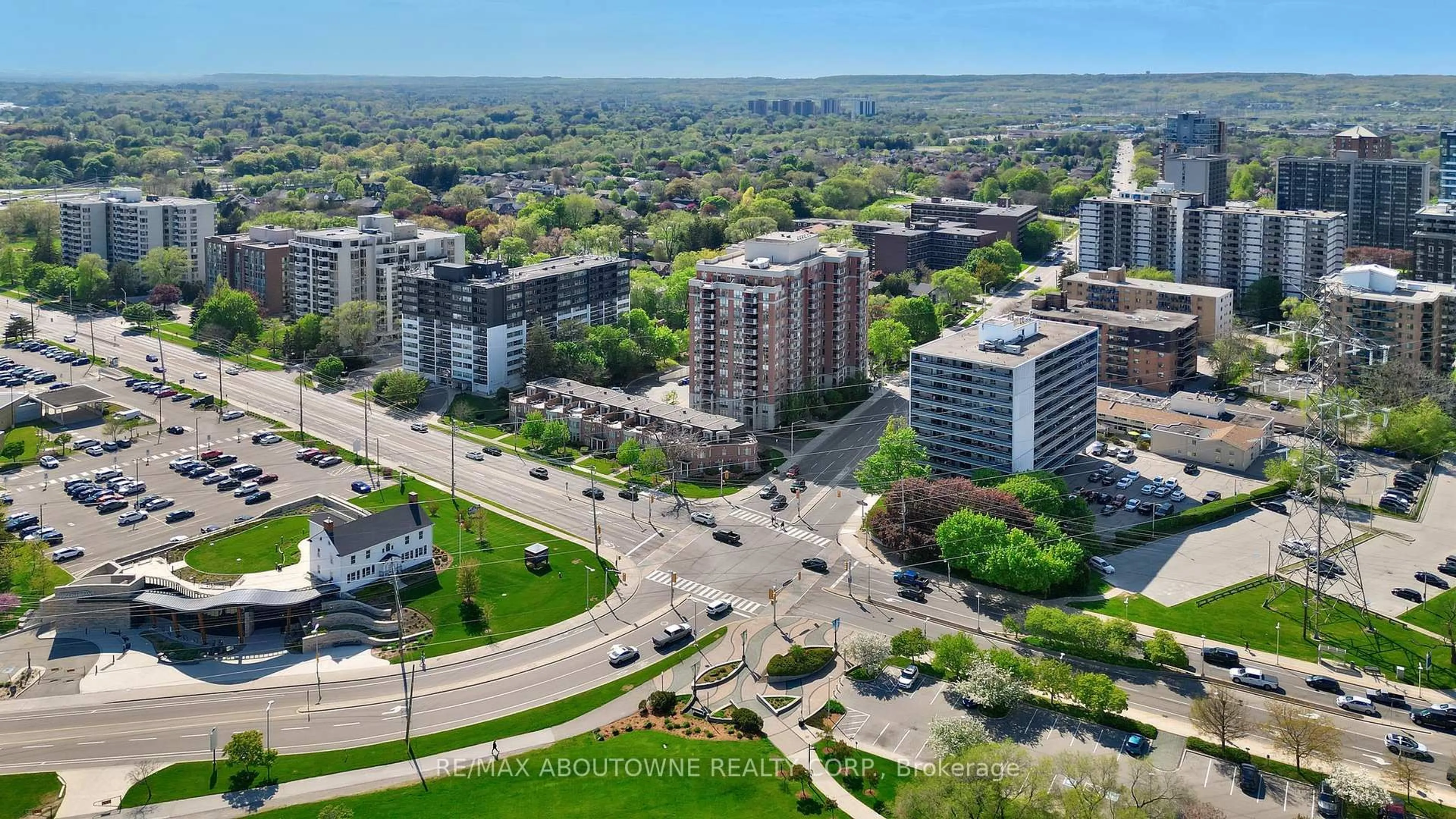 A pic from outside/outdoor area/front of a property/back of a property/a pic from drone, city buildings view from balcony for 442 Maple Ave. Ave #606, Burlington Ontario L7S 2L7