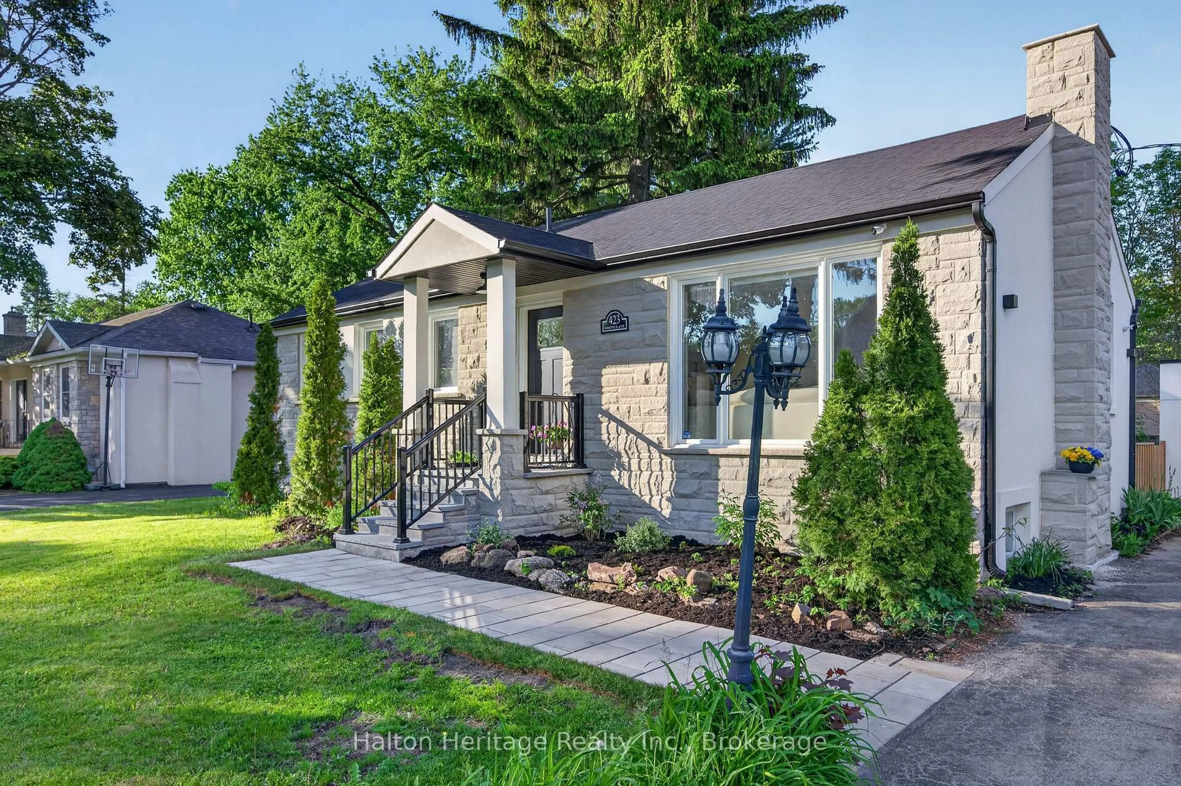 Unknown for 423 Smith Lane, Oakville Ontario L6L 4X1