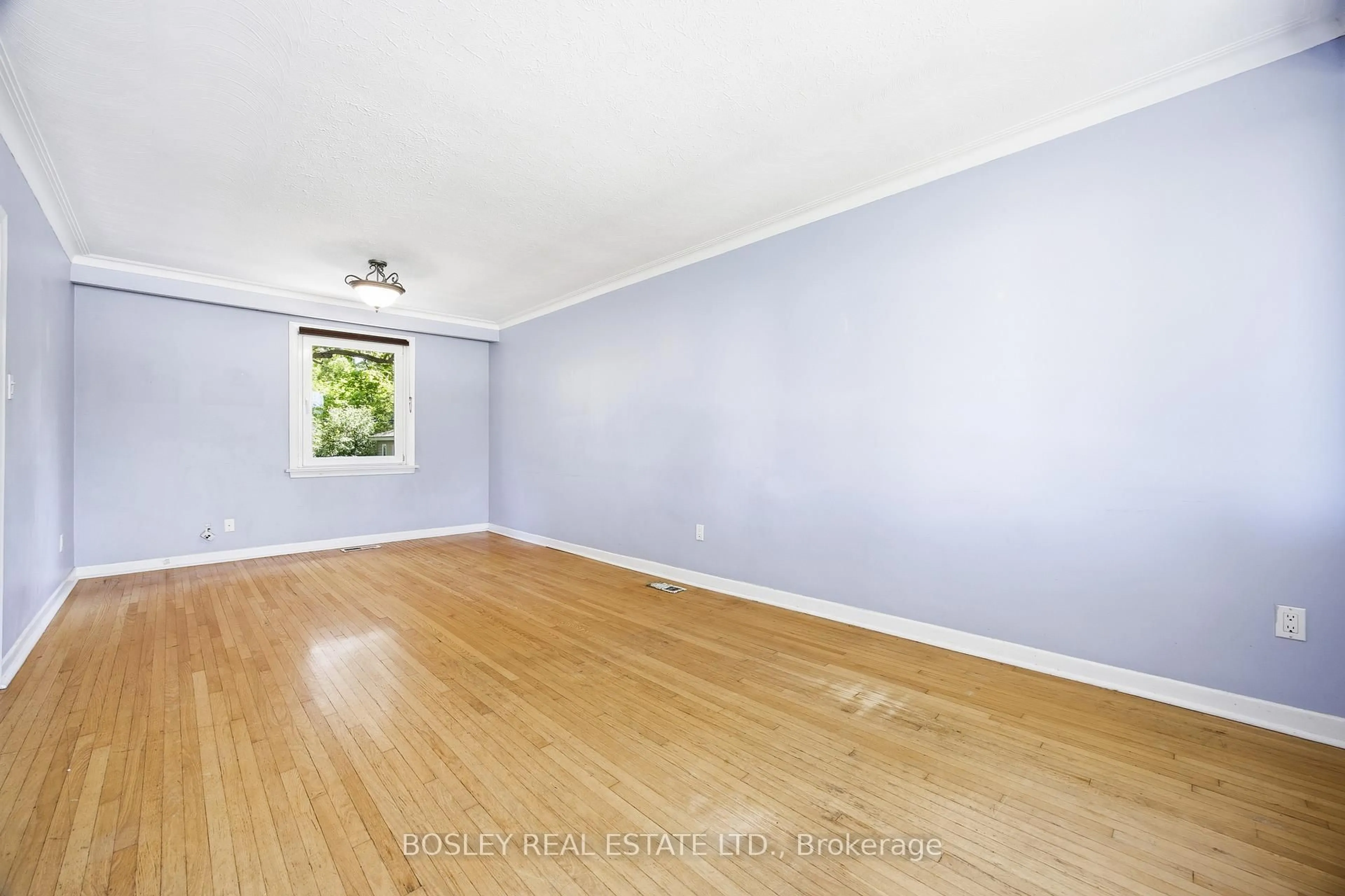 A pic of a room for 532 Sandmere Pl, Oakville Ontario L6L 4G4