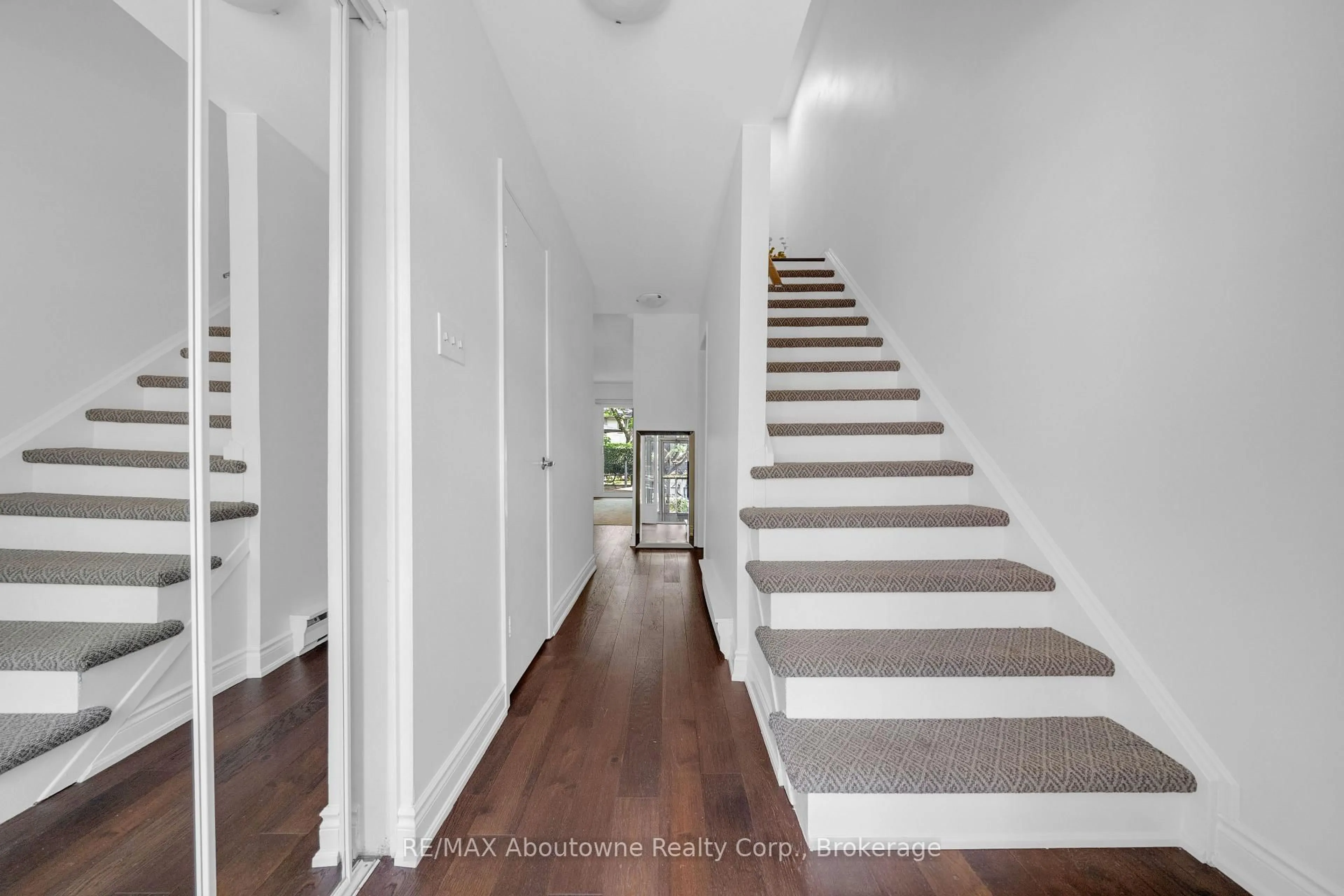 Unknown for 1270 Gainsborough Dr #35, Oakville Ontario M9A 0E1