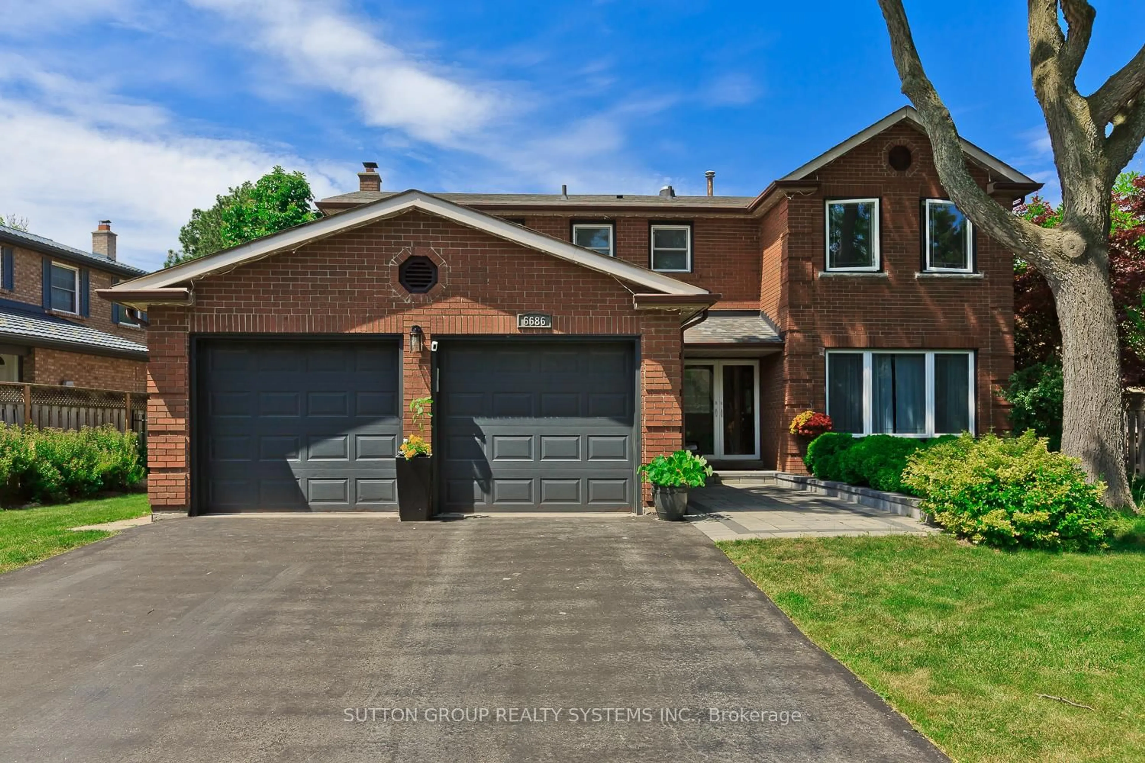 Home with brick exterior material, street for 6686 Barrisdale Dr, Mississauga Ontario L5N 2H3