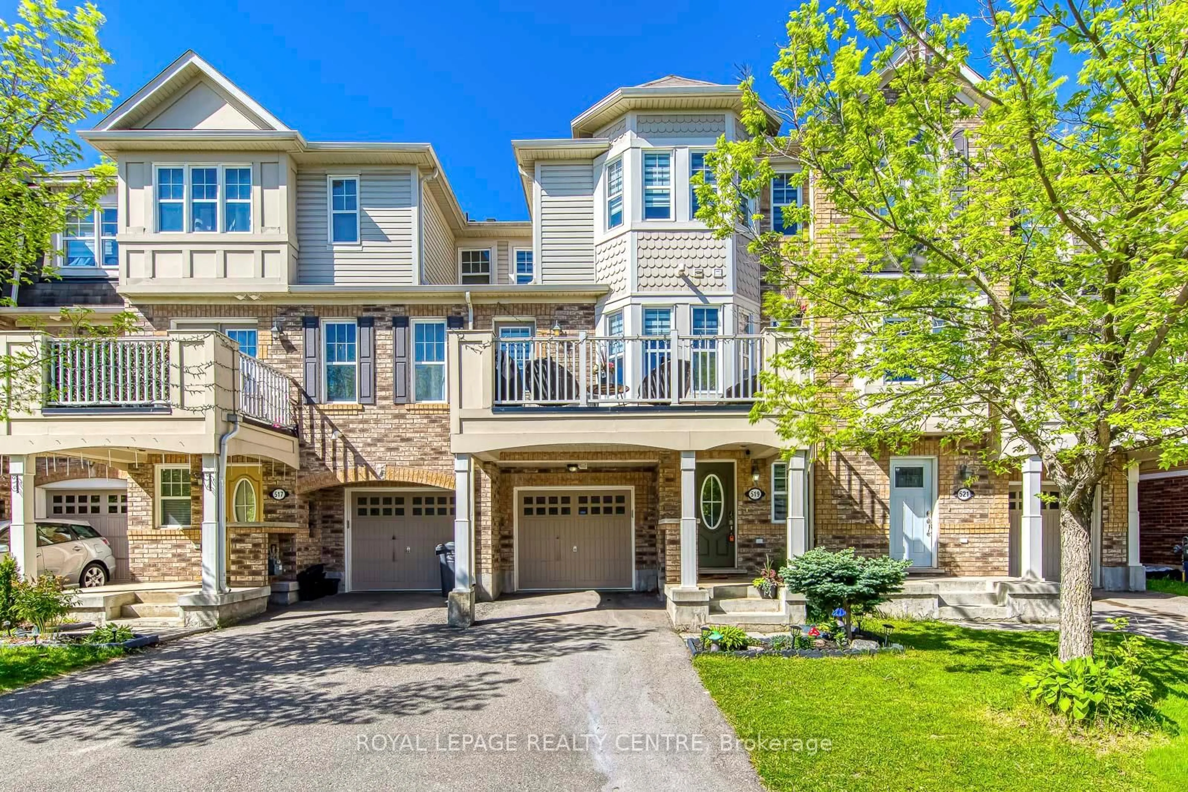 A pic from outside/outdoor area/front of a property/back of a property/a pic from drone, street for 519 Cavanagh Lane, Milton Ontario L9T 8G4