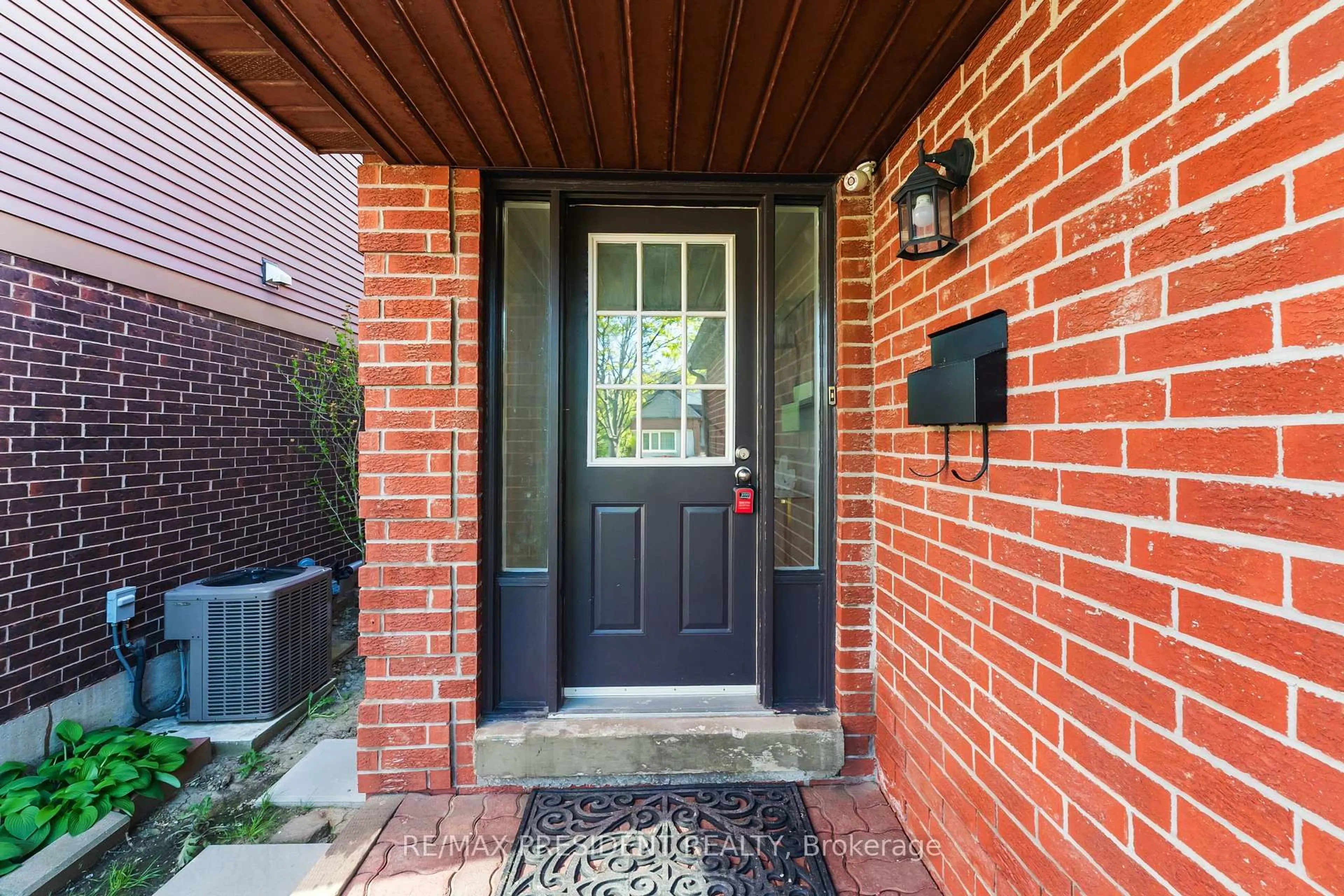 Home with brick exterior material, street for 19 Copeland Rd, Brampton Ontario L6Y 2S5