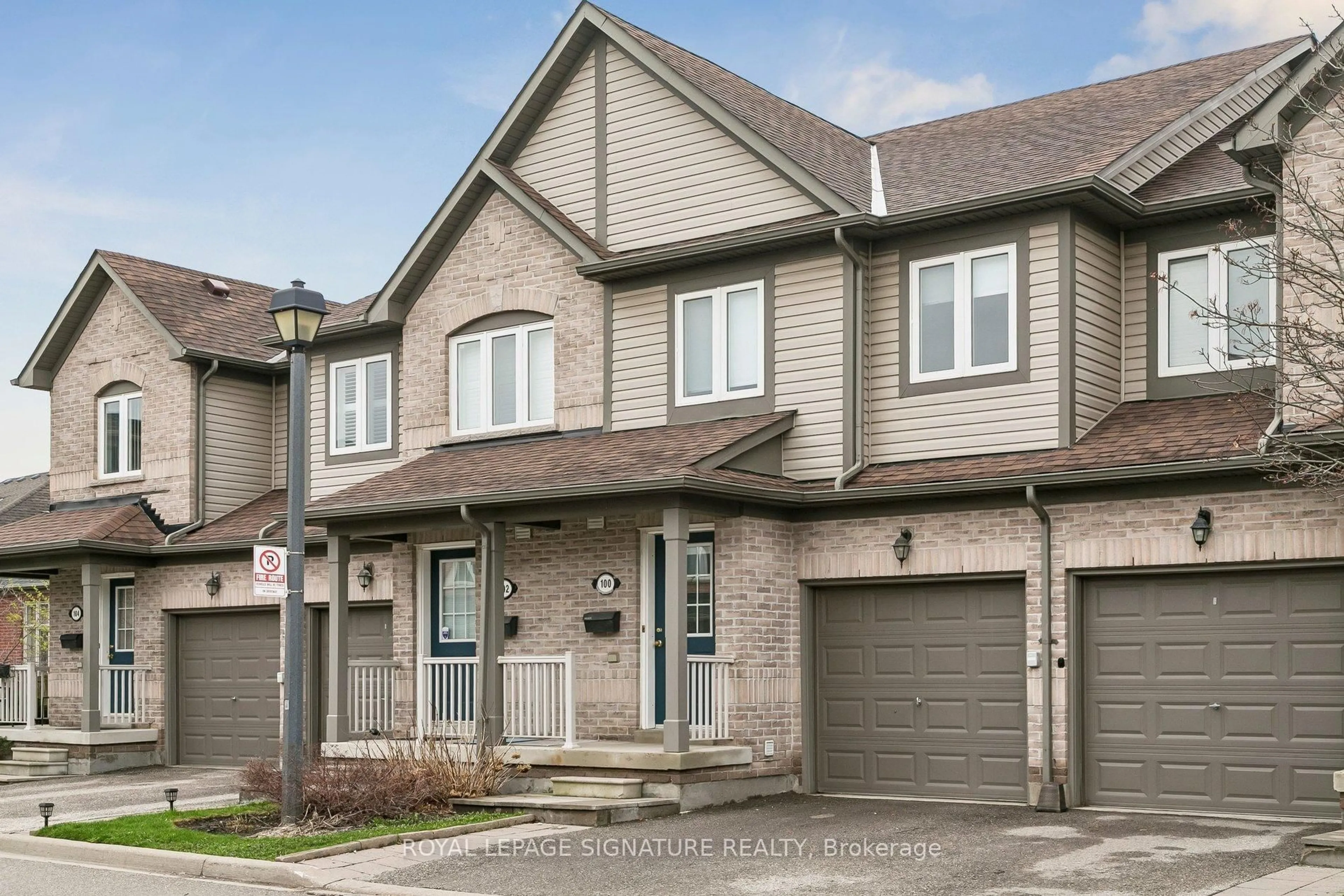 Home with brick exterior material, street for 86 Joymar Dr #100, Mississauga Ontario L5M 7Z6