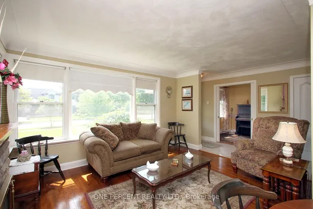 2455 Rebecca St, Oakville 5