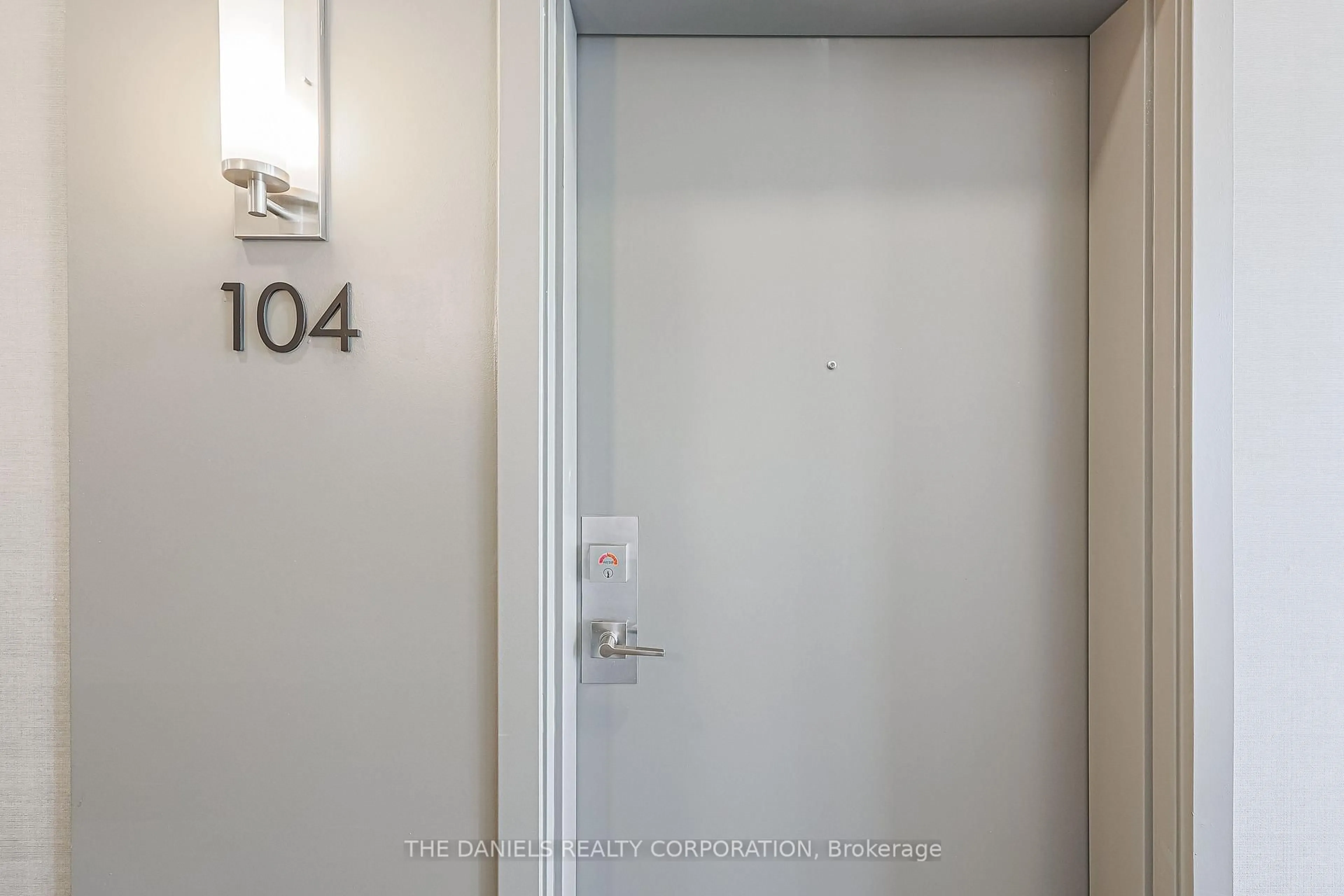 Unknown for 165 Canon Jackson Dr #104, Toronto Ontario M6M 0C4
