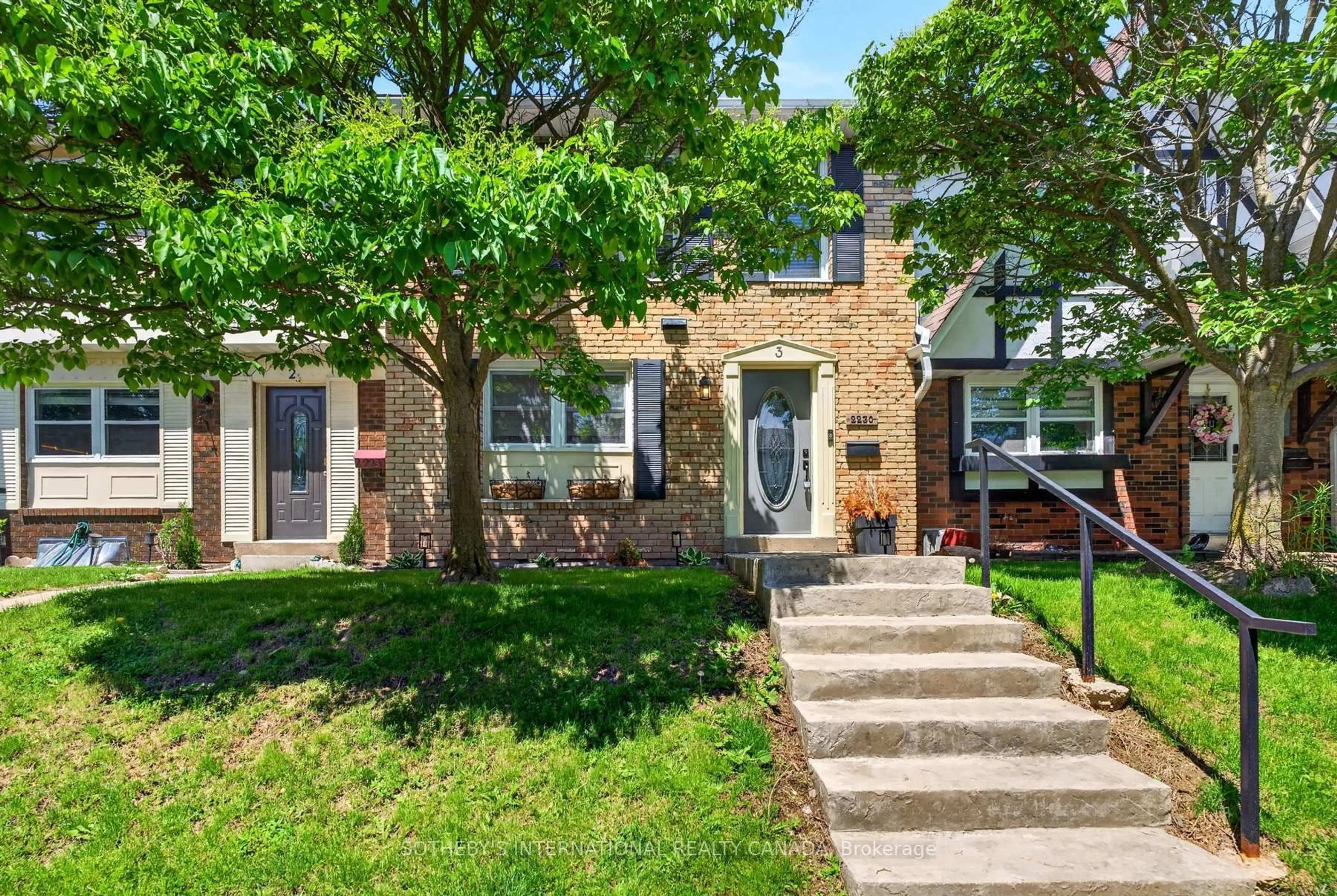 Home with brick exterior material, street for 2230 Upper Middle Rd #3, Burlington Ontario L7P 2Z9