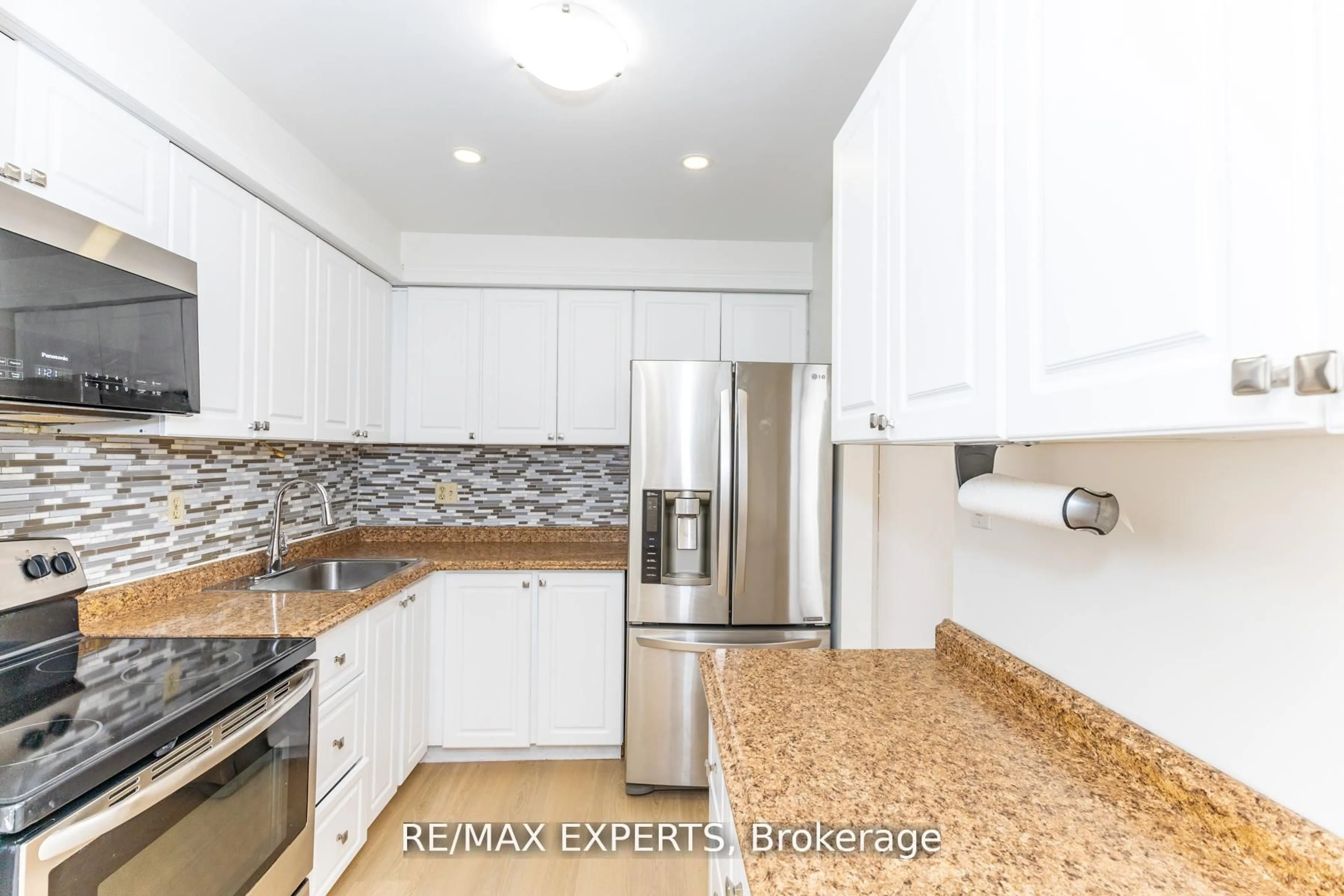 Standard kitchen, unknown for 31 Carleton Pl, Brampton Ontario L6T 3Z4