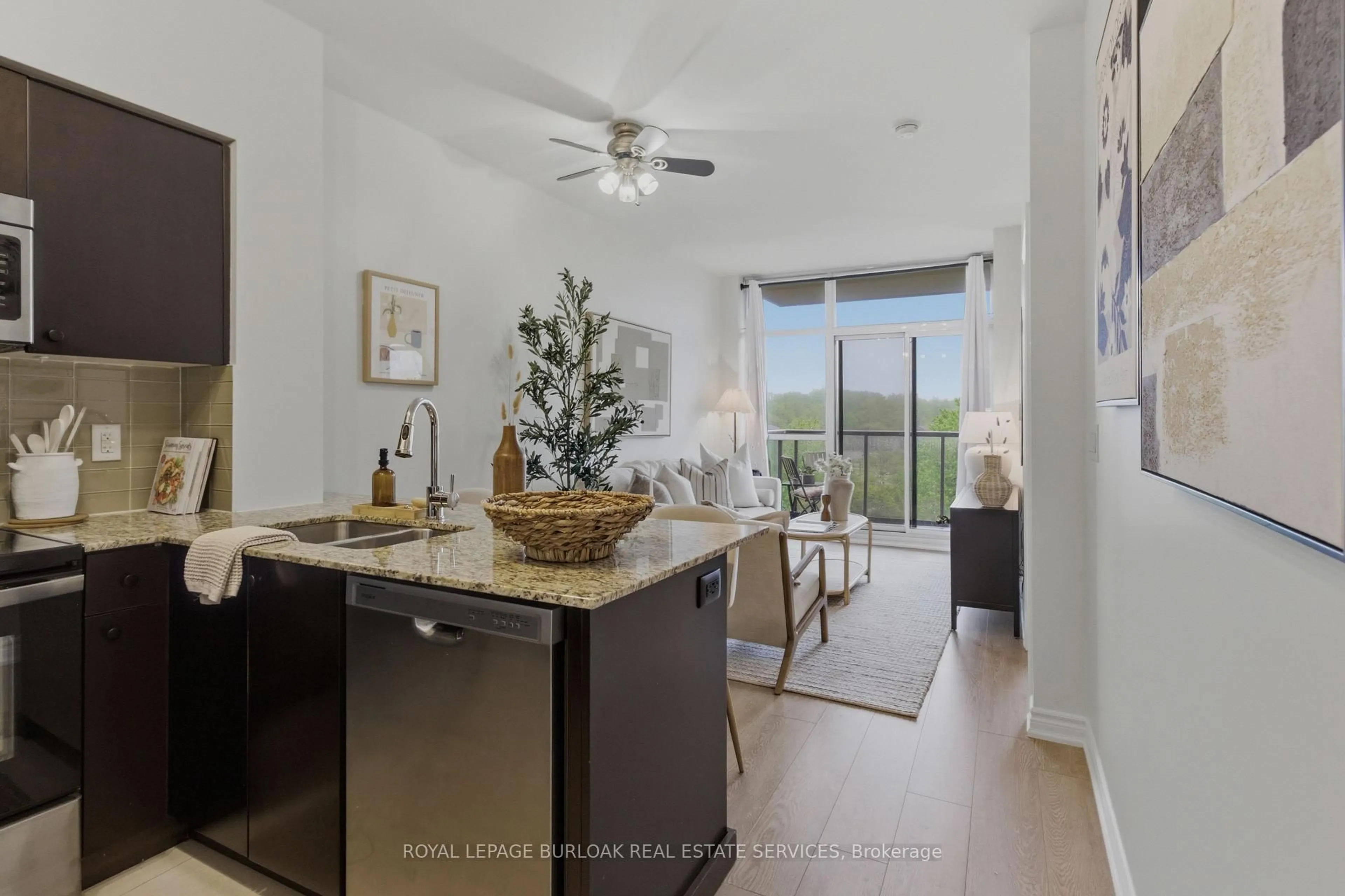 Open concept kitchen, ceramic/tile floor for 1940 Ironstone Dr #419, Burlington Ontario L7L 0E4
