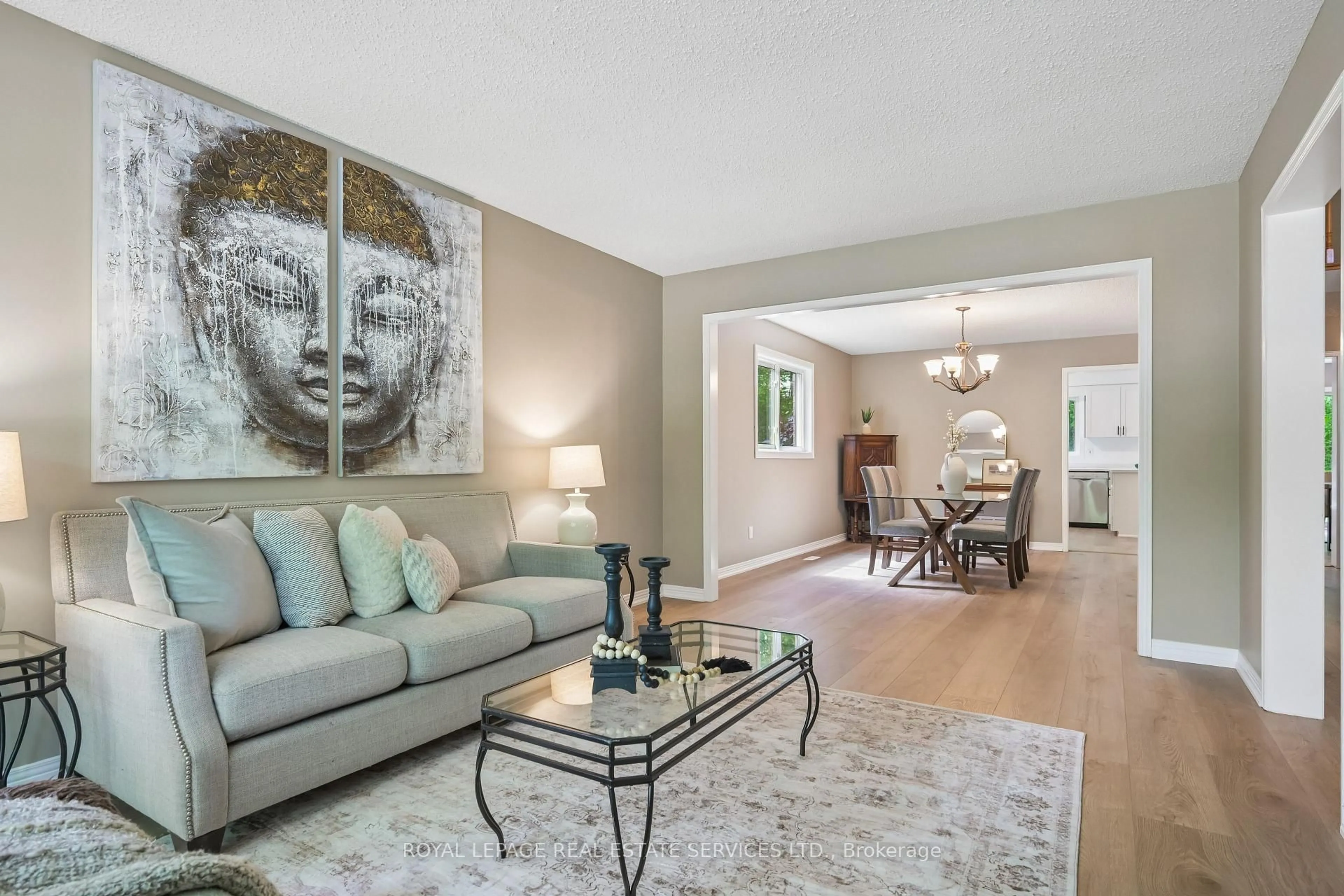 Living room with furniture, unknown for 1262 Old Colony Rd, Oakville Ontario L6M 1J8