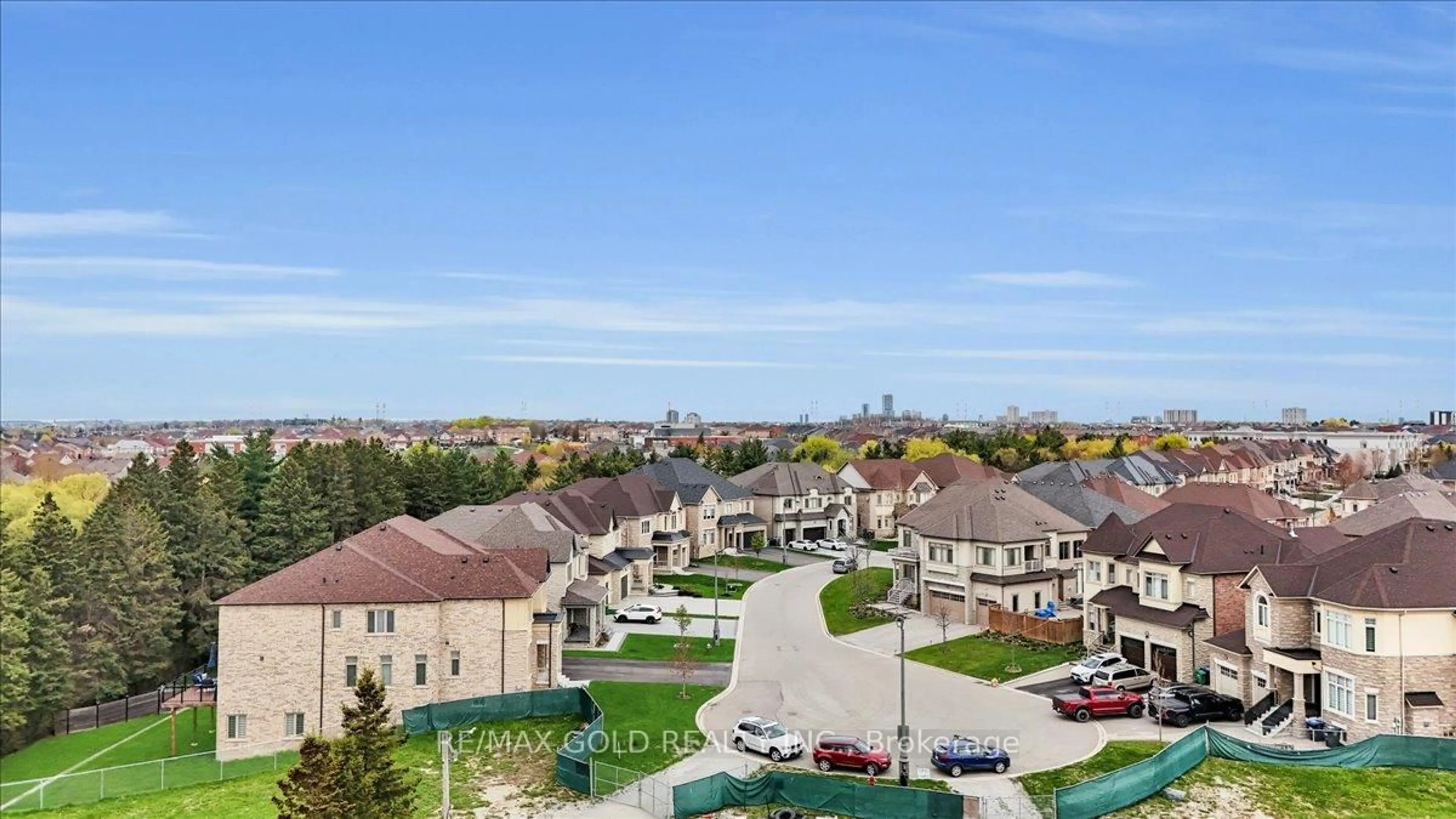 A pic from outside/outdoor area/front of a property/back of a property/a pic from drone, city buildings view from balcony for 6628 Rothschild Tr, Mississauga Ontario L5W 0A6