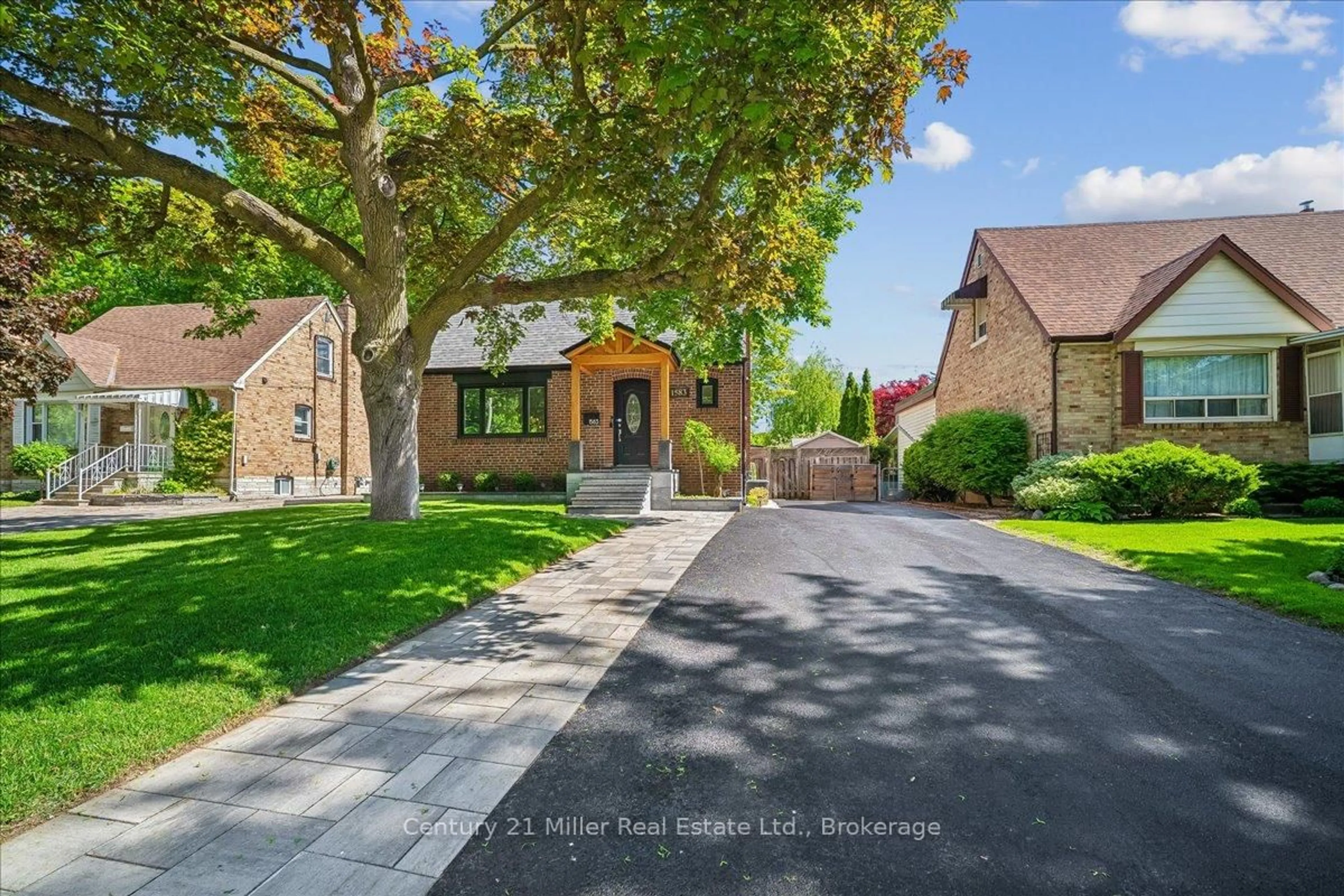 Unknown for 1583 Blanefield Rd, Mississauga Ontario L5G 4H3
