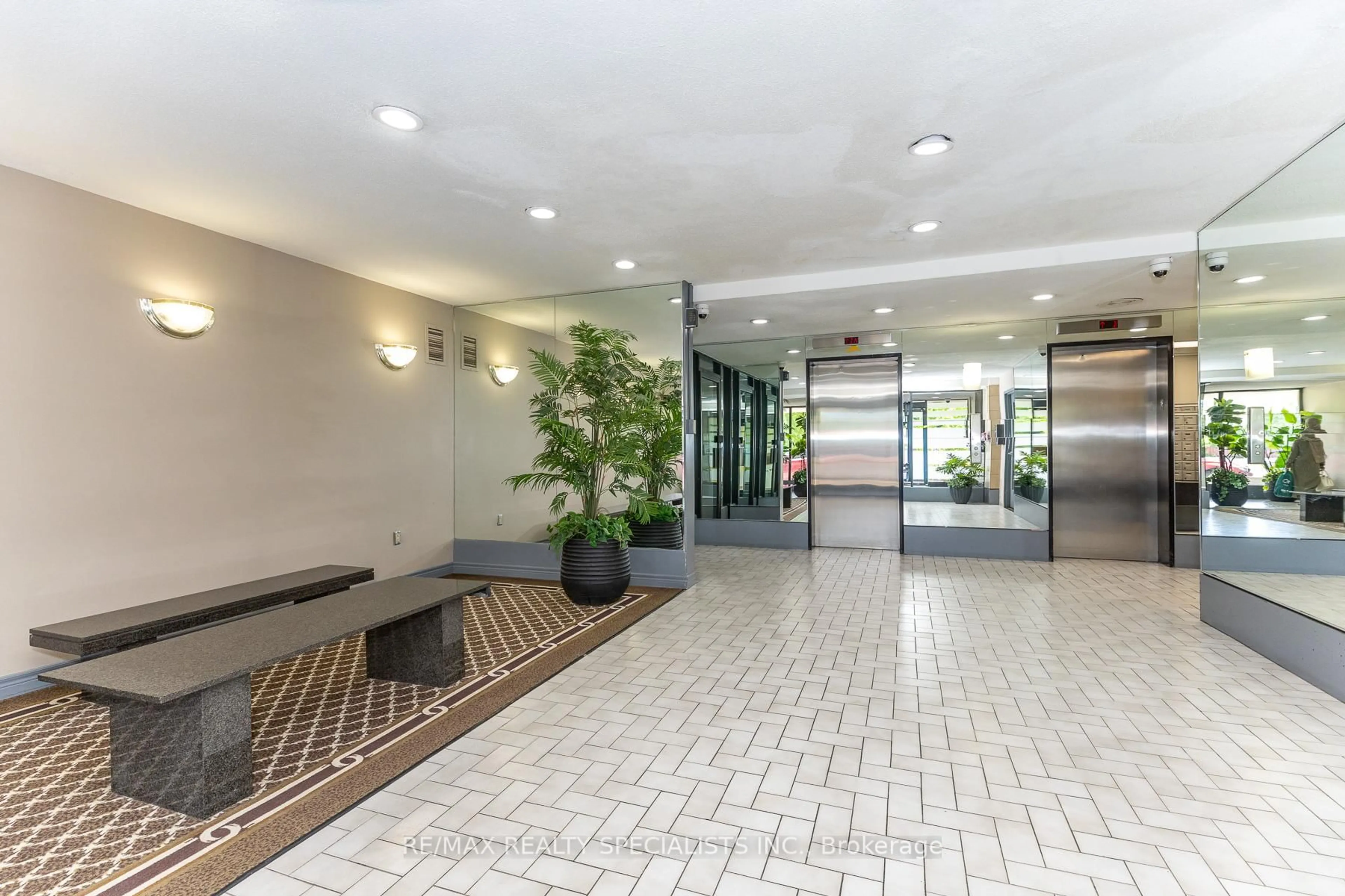 Unknown for 2825 Islington Ave #507, Toronto Ontario M9L 2K1