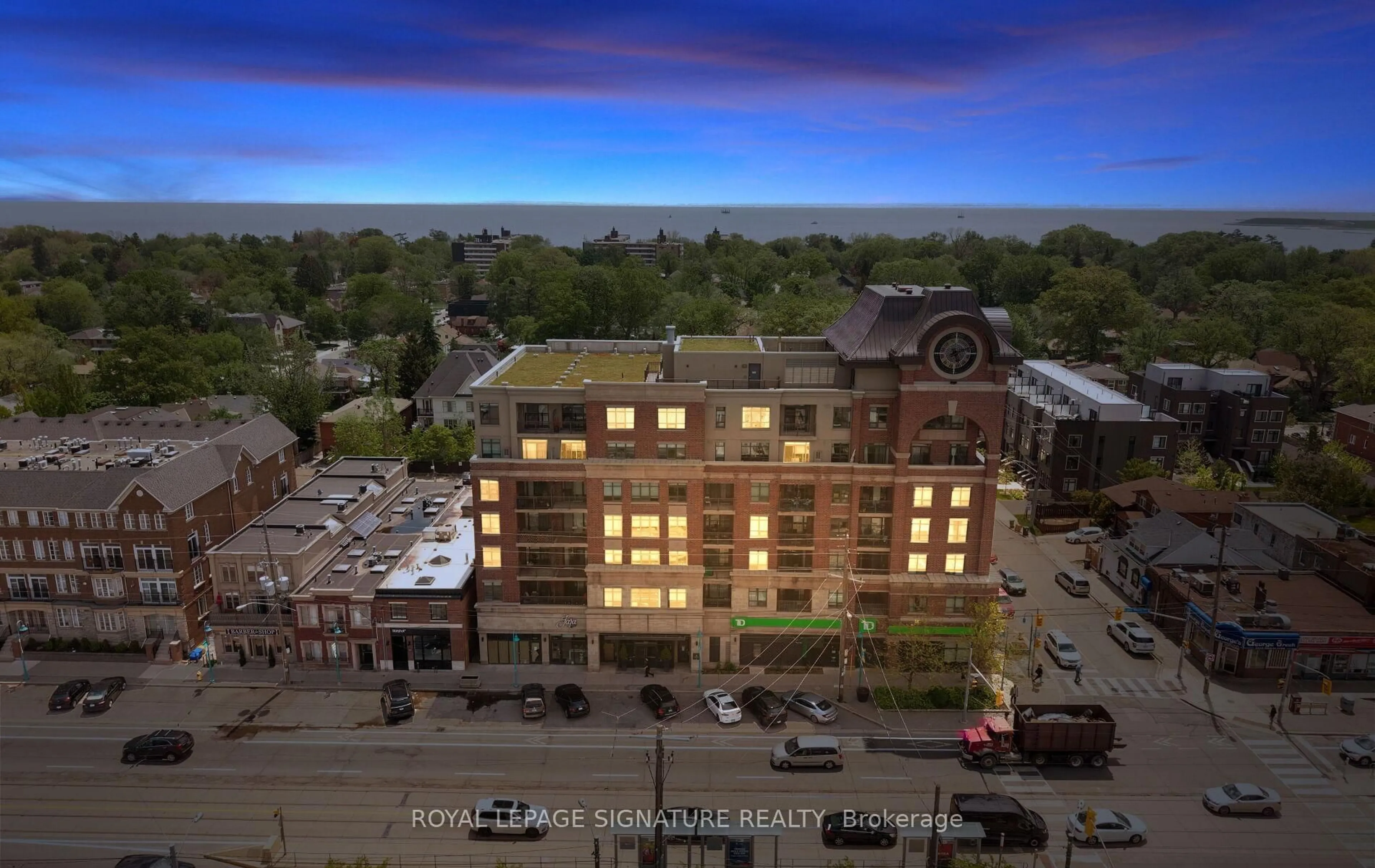 A pic from outside/outdoor area/front of a property/back of a property/a pic from drone, building for 3563 Lake Shore Blvd #303, Toronto Ontario M8W 0A3