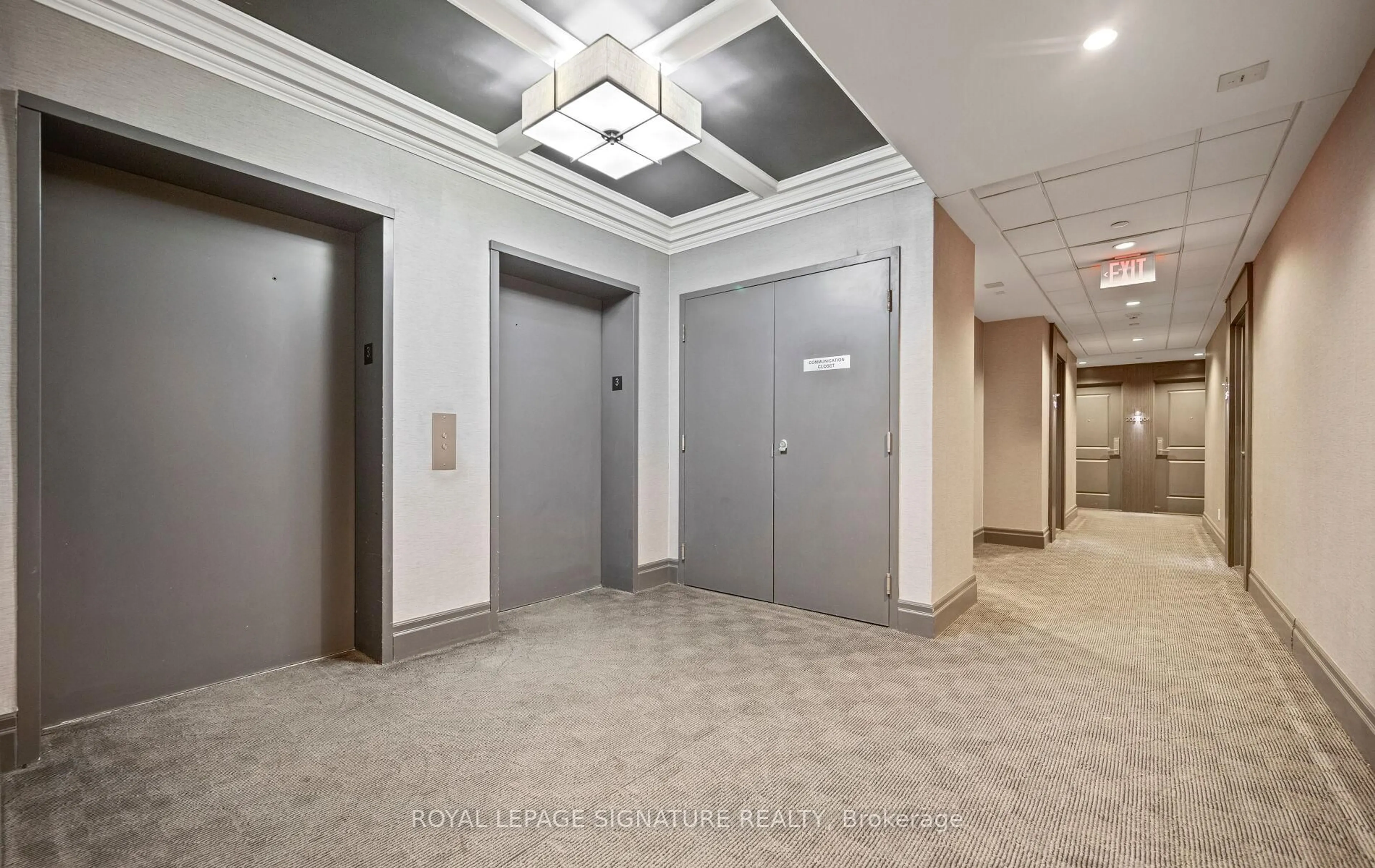 Indoor foyer for 3563 Lake Shore Blvd #303, Toronto Ontario M8W 0A3