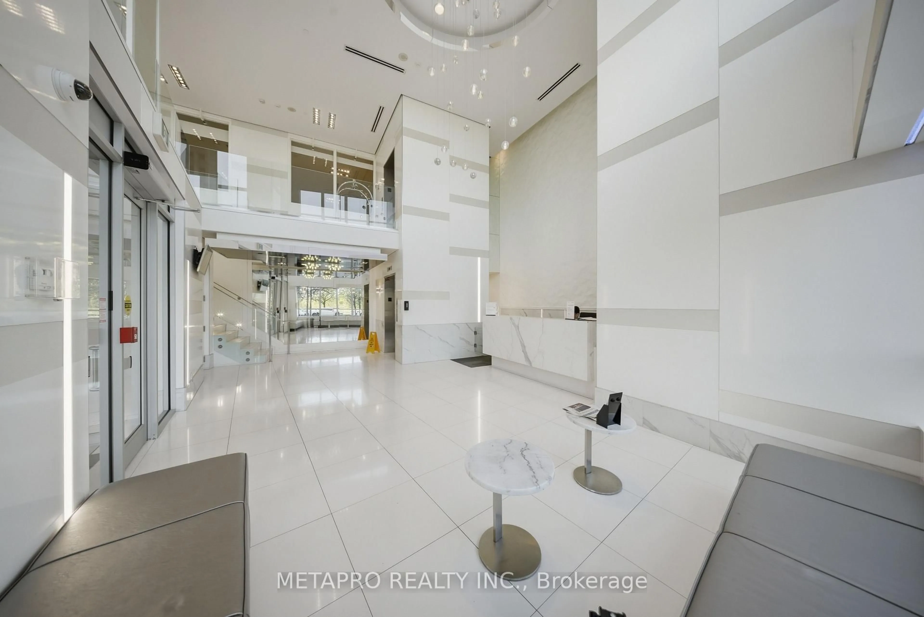 Indoor foyer for 110 Marine Parade Dr #809, Toronto Ontario M8V 0A3