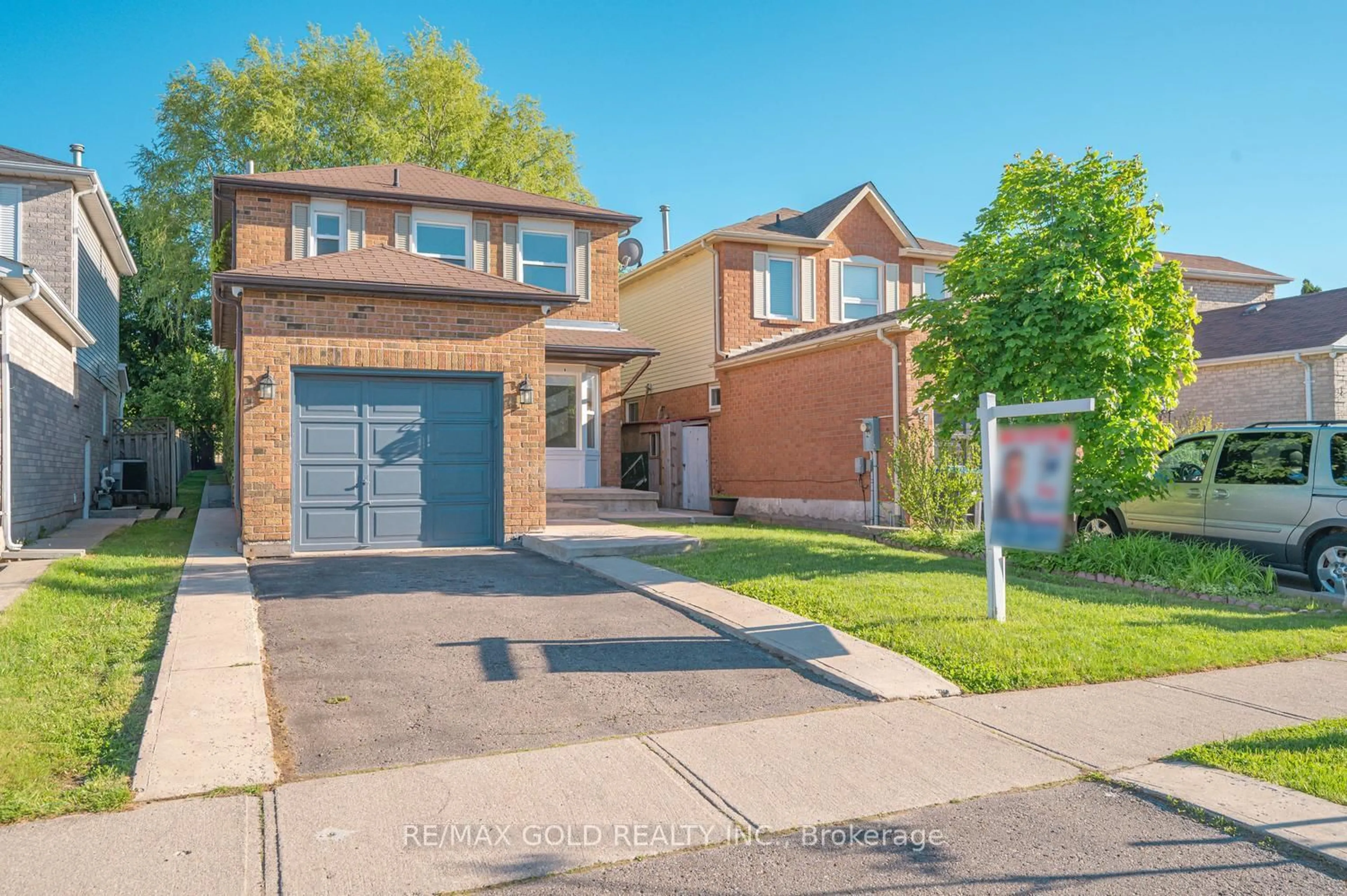 Home with brick exterior material, street for 5 Ravenswood Dr, Brampton Ontario L6Y 3Y5