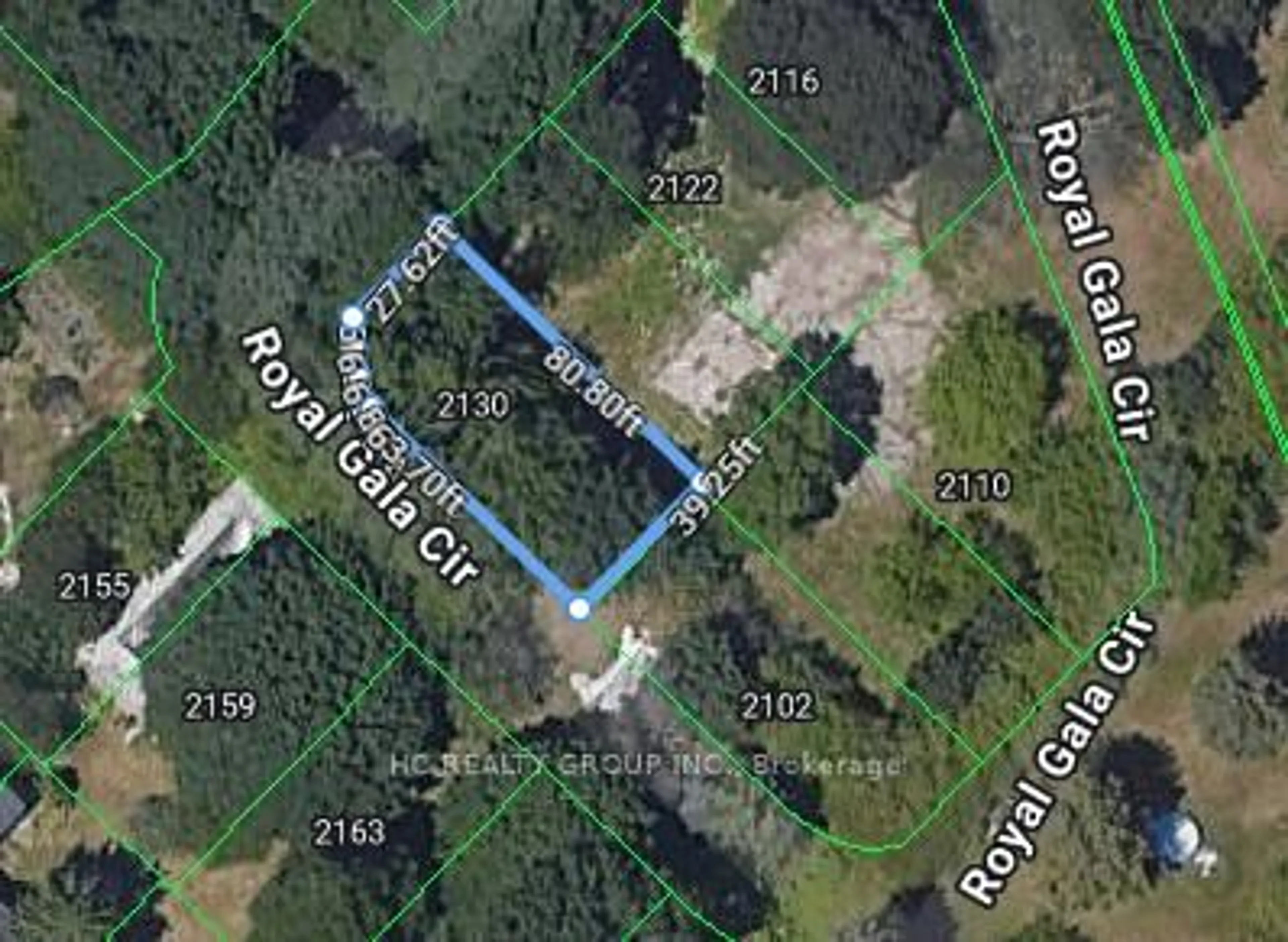 A pic from outside/outdoor area/front of a property/back of a property/a pic from drone, forest/trees view for 2130 Royal Gala Circ, Mississauga Ontario L4Y 1Z2